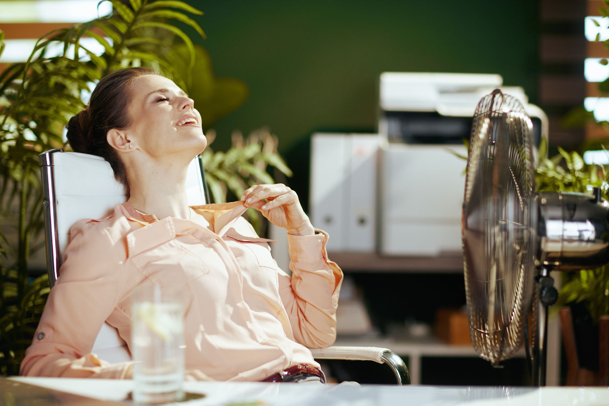 Wer sich im Büro einen Ventilator aufstellen möchte, sollte besser vorher fragen.