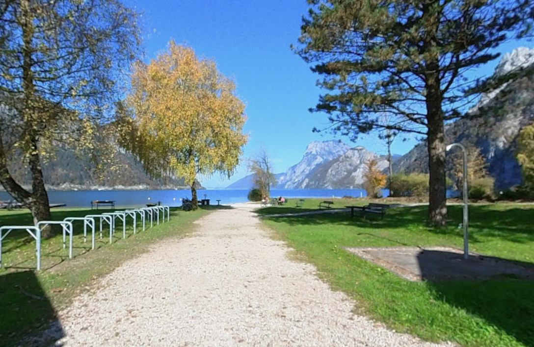 Die Familien gingen am Badeplatz in Ebensee aufeinander los.