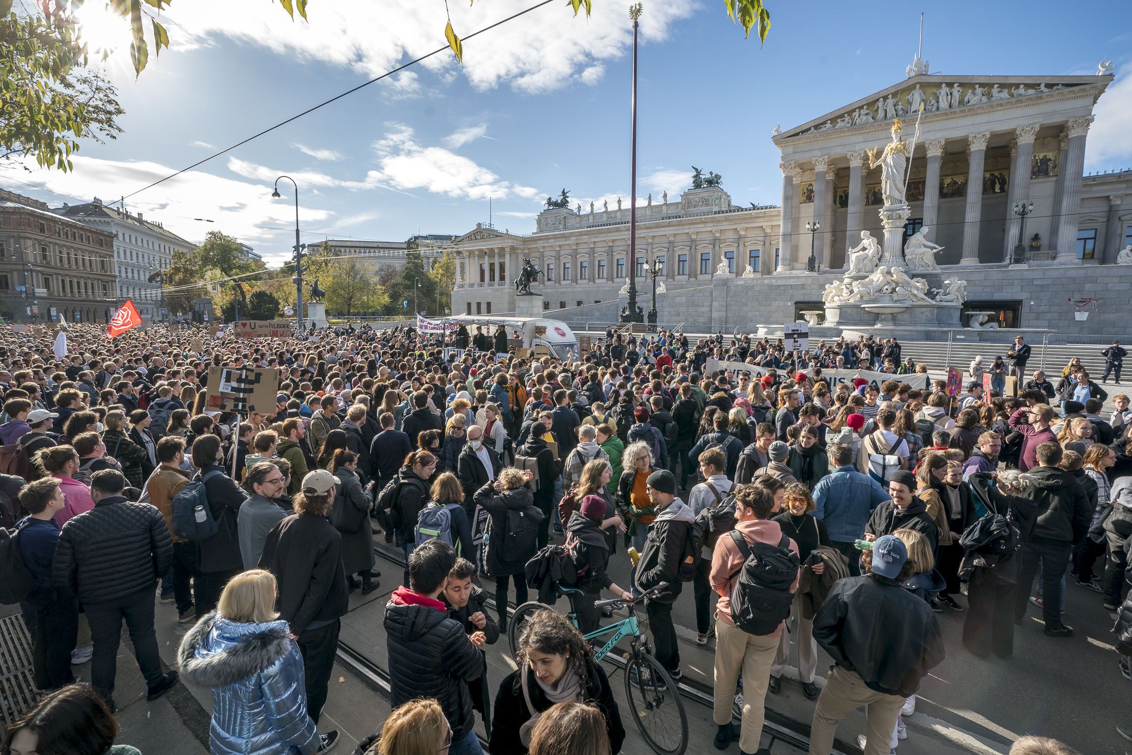 Am Mittwoch findet in Wien eine Großdemonstration gegen Sparmaßnahmen an Universitäten statt.
