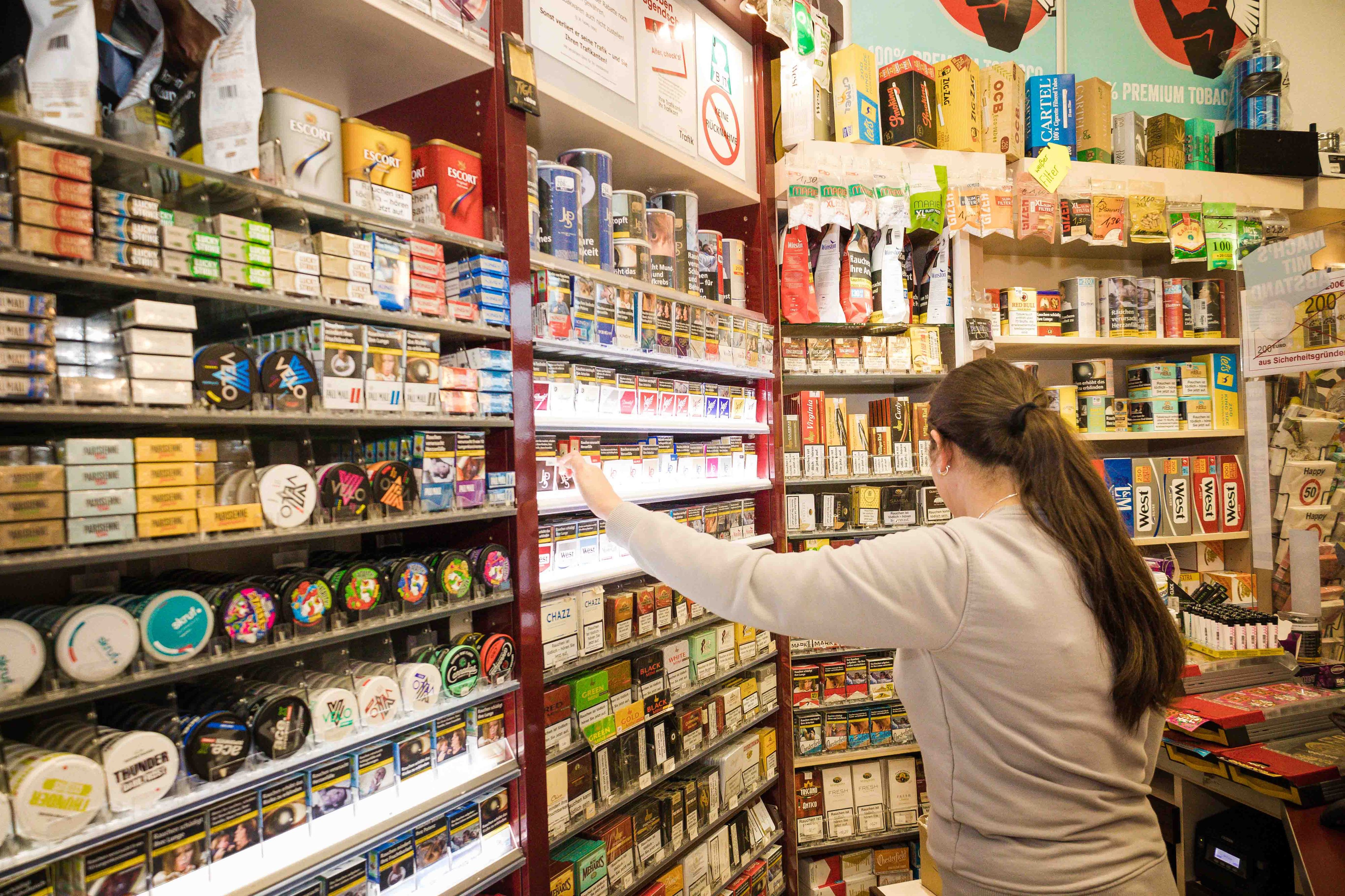 Für Zigaretten und Drehtabak gilt das Aroma-Verbot schon seit einem Jahrzehnt: Jetzt trifft es auch Tabaksticks.