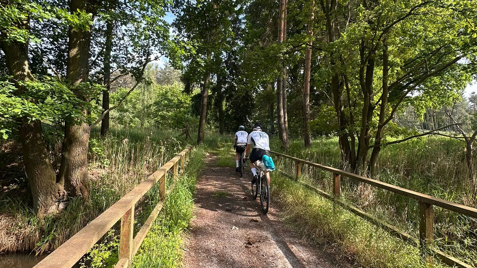 Willkommener Schatten auf Hunderte Kilometer langen Weg 