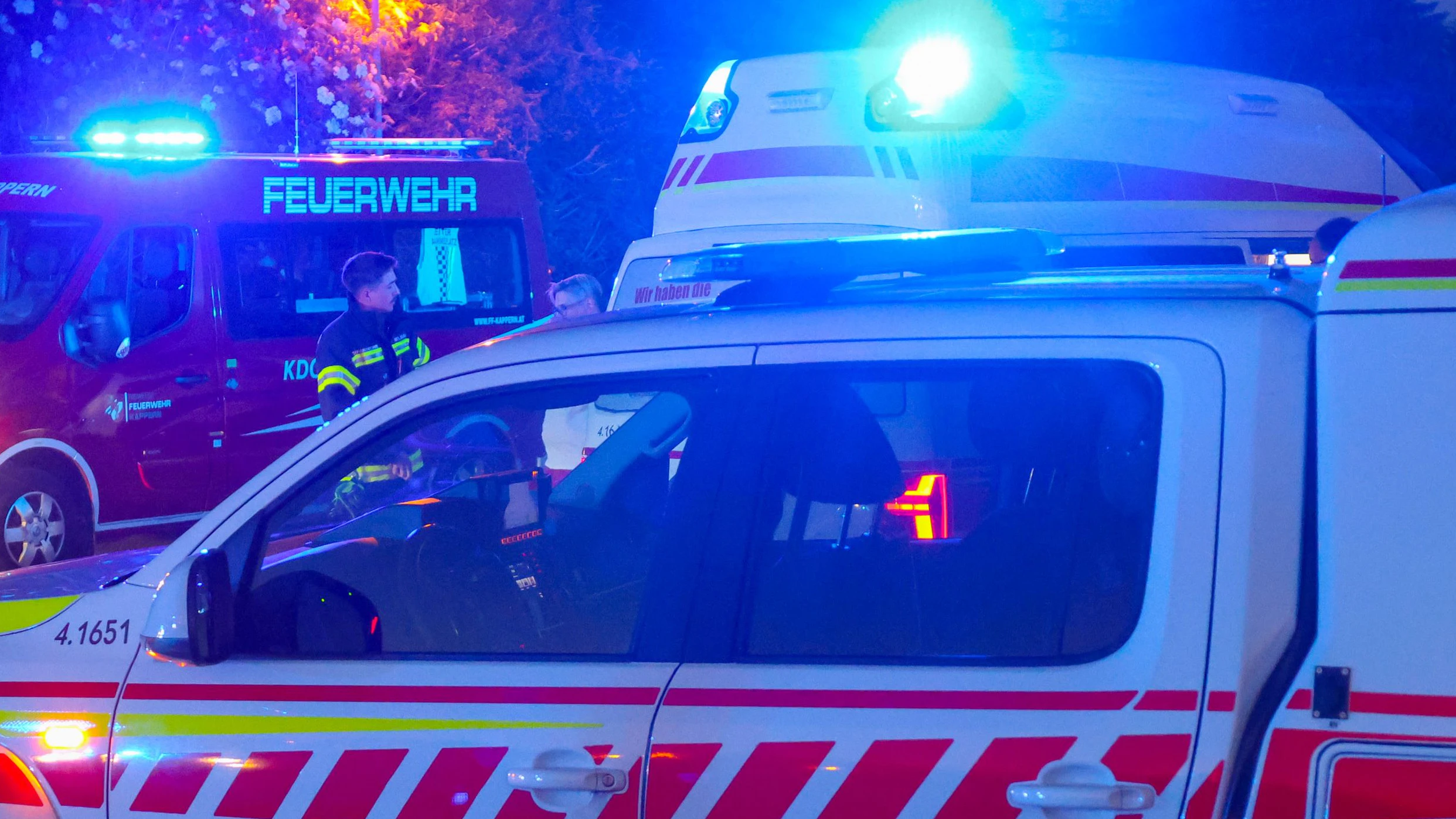 Gereizte Atemwege: Feuerwehr, Rettung und Notarzt wegen stechendem Geruch in Marchtrenk im Einsatz