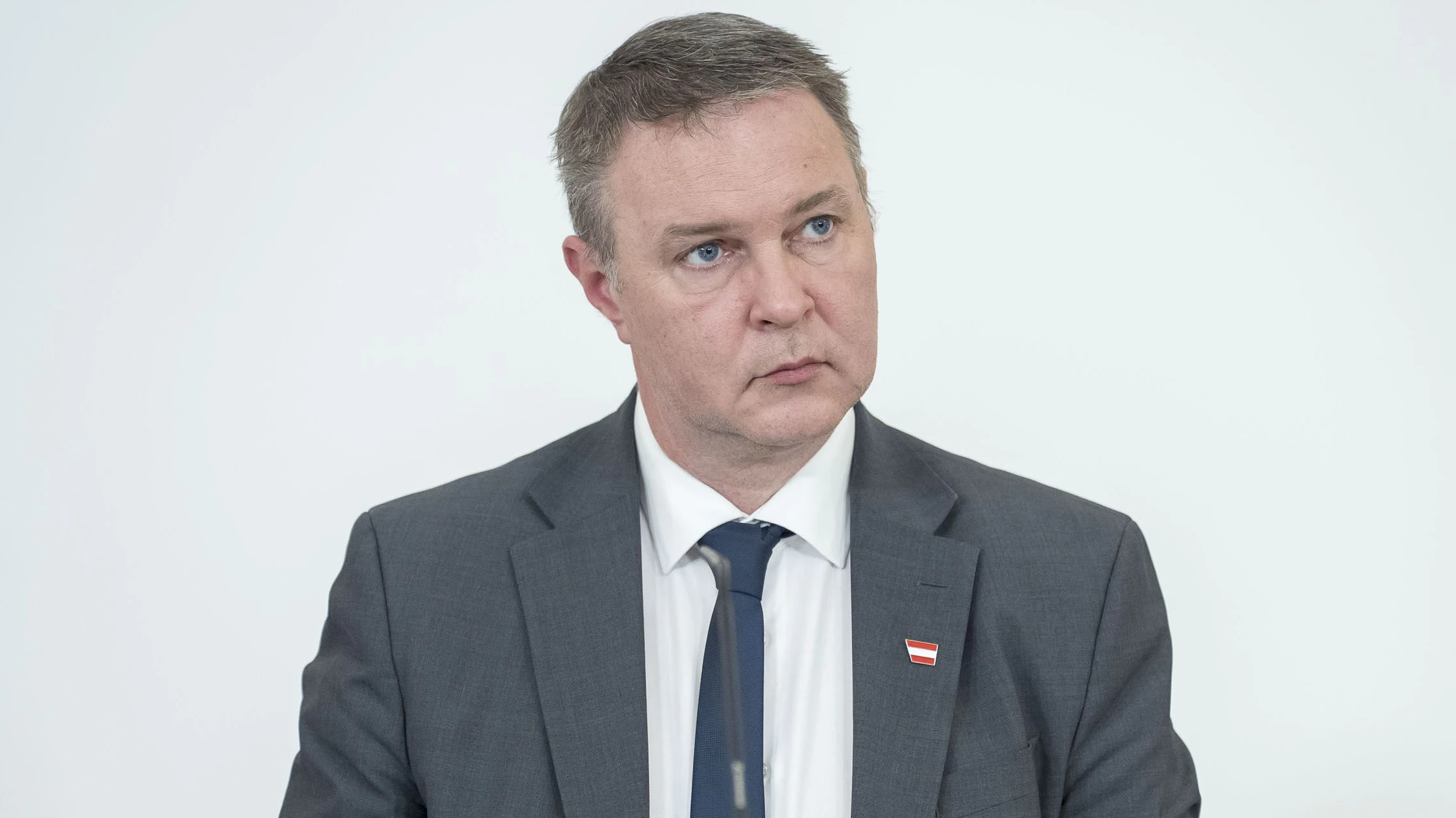 Andreas Babler hat die Kosten für externe Verträge bekannt gegeben.