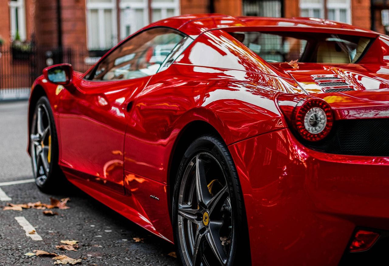 Heute.at - Ferrari zeigt erstes E-Auto – Aktie stürzt ab
