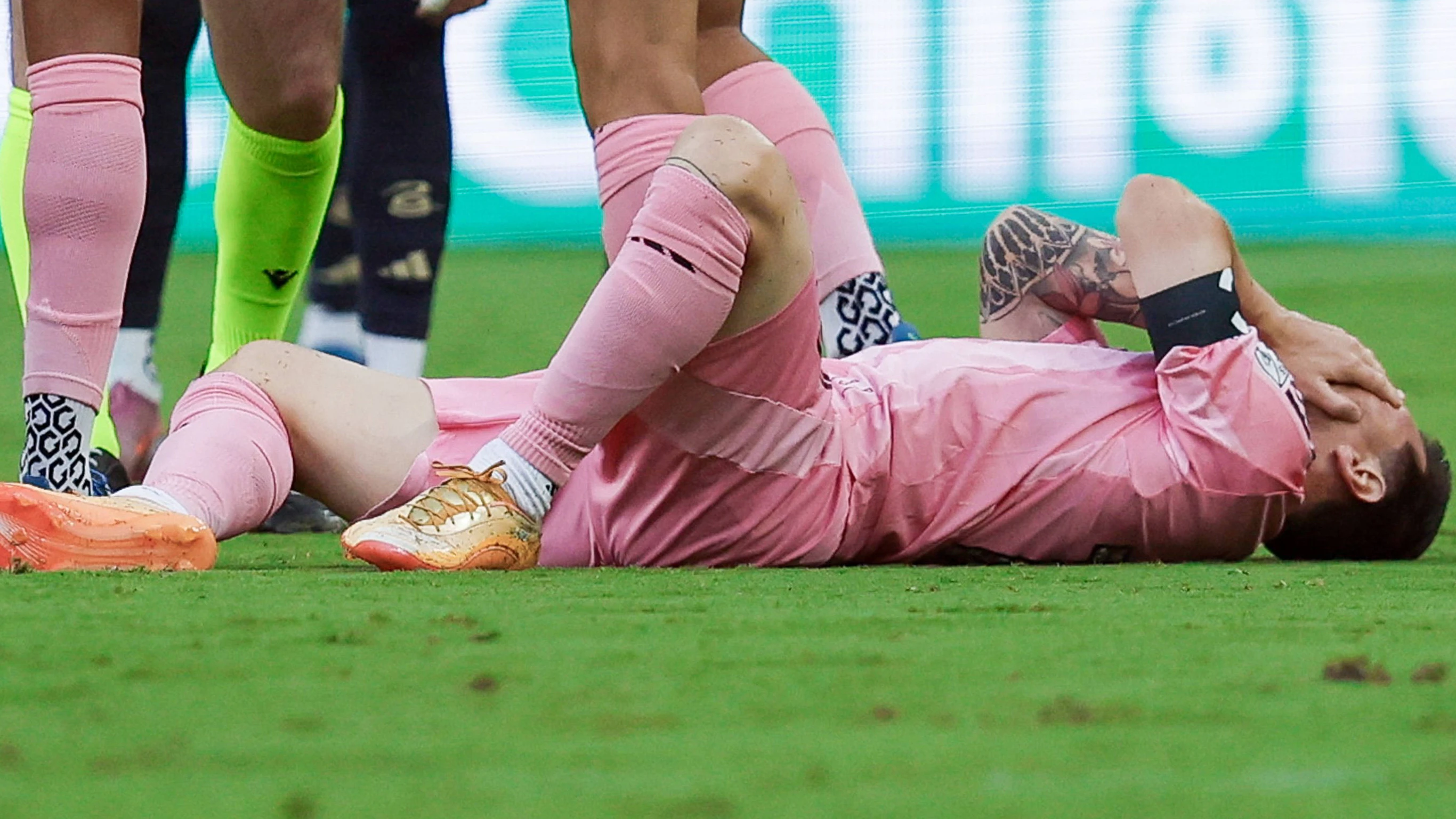 Heute.at - Doch schwer verletzt? Messi-Trainer dementiert Berichte