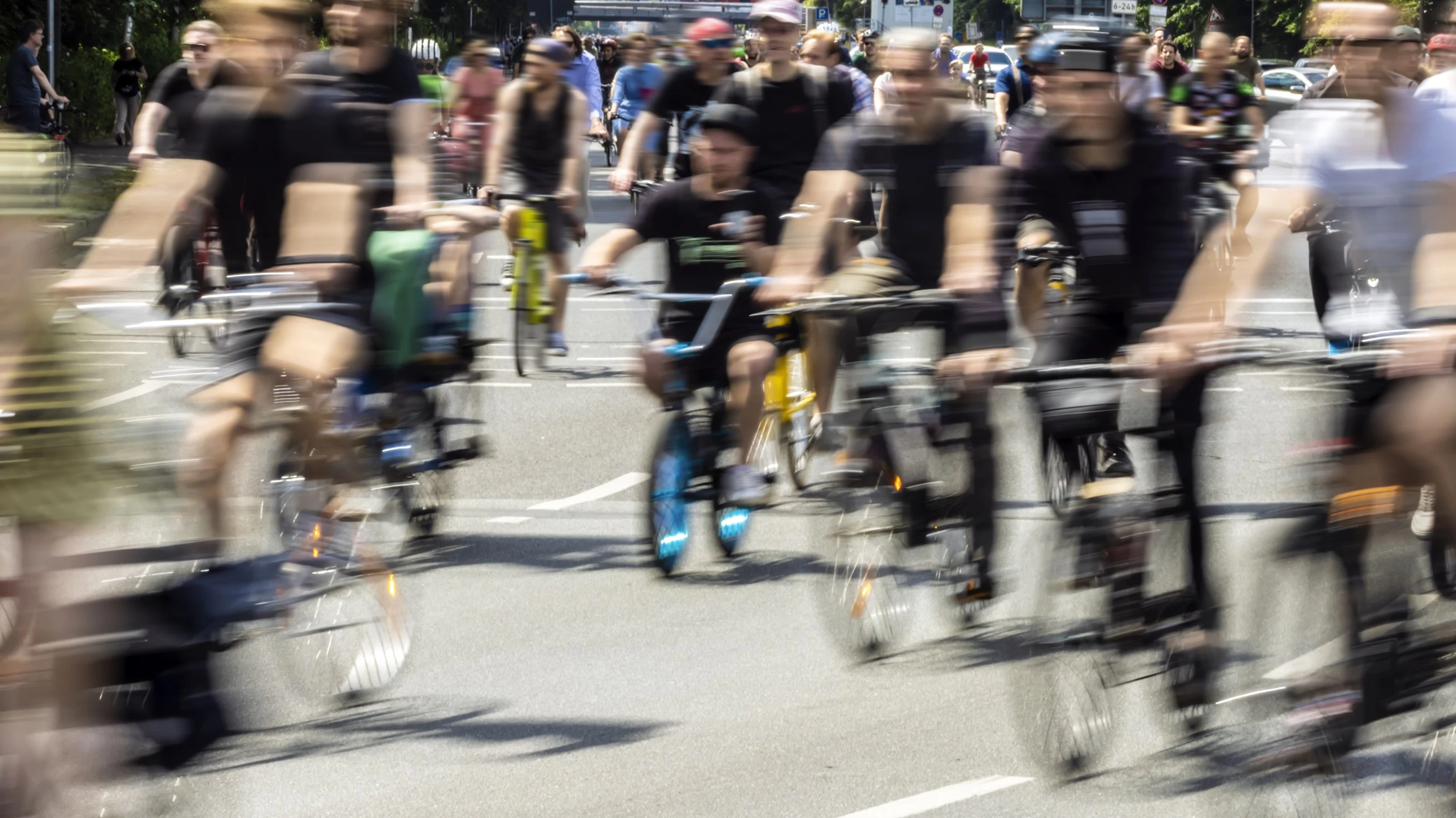 Heute.at - Straßen dicht – große Fahrrad-Demo erwartet Wien