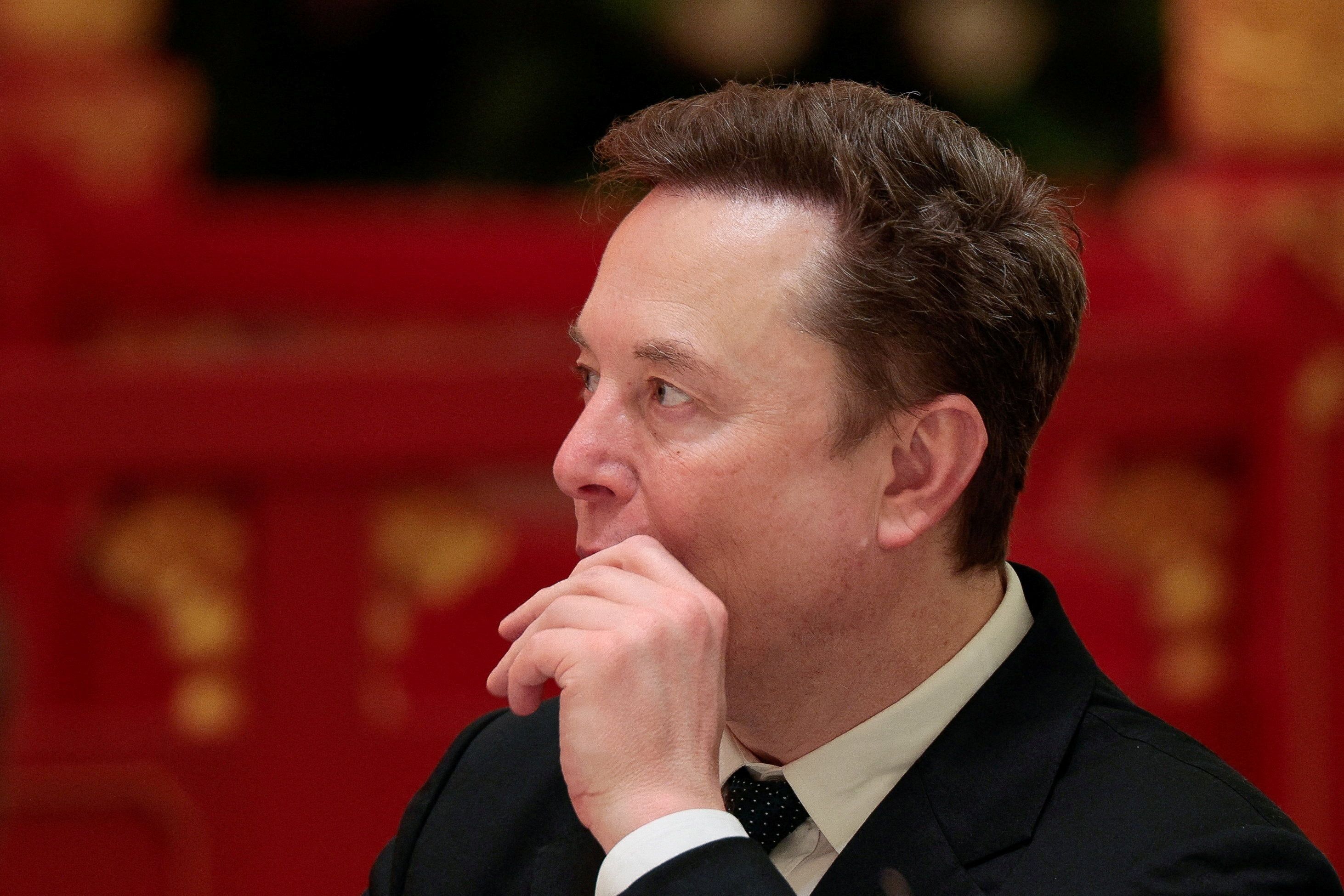 Die Russen drohen jetzt Elon Musk mit einem Atomschlag.