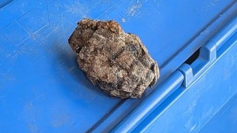 Bei Bauarbeiten in Wien-Hietzing wurde eine Handgranate aus dem Zweiten Weltkrieg entdeckt. 