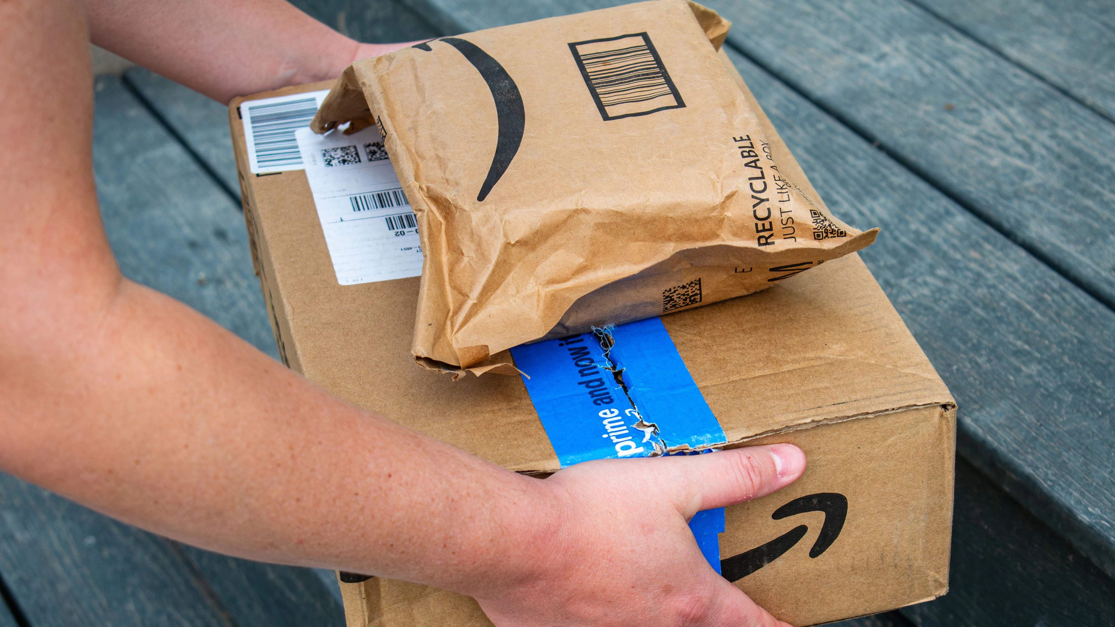 Jedes Paket würde zwei Euro teurer werden.
