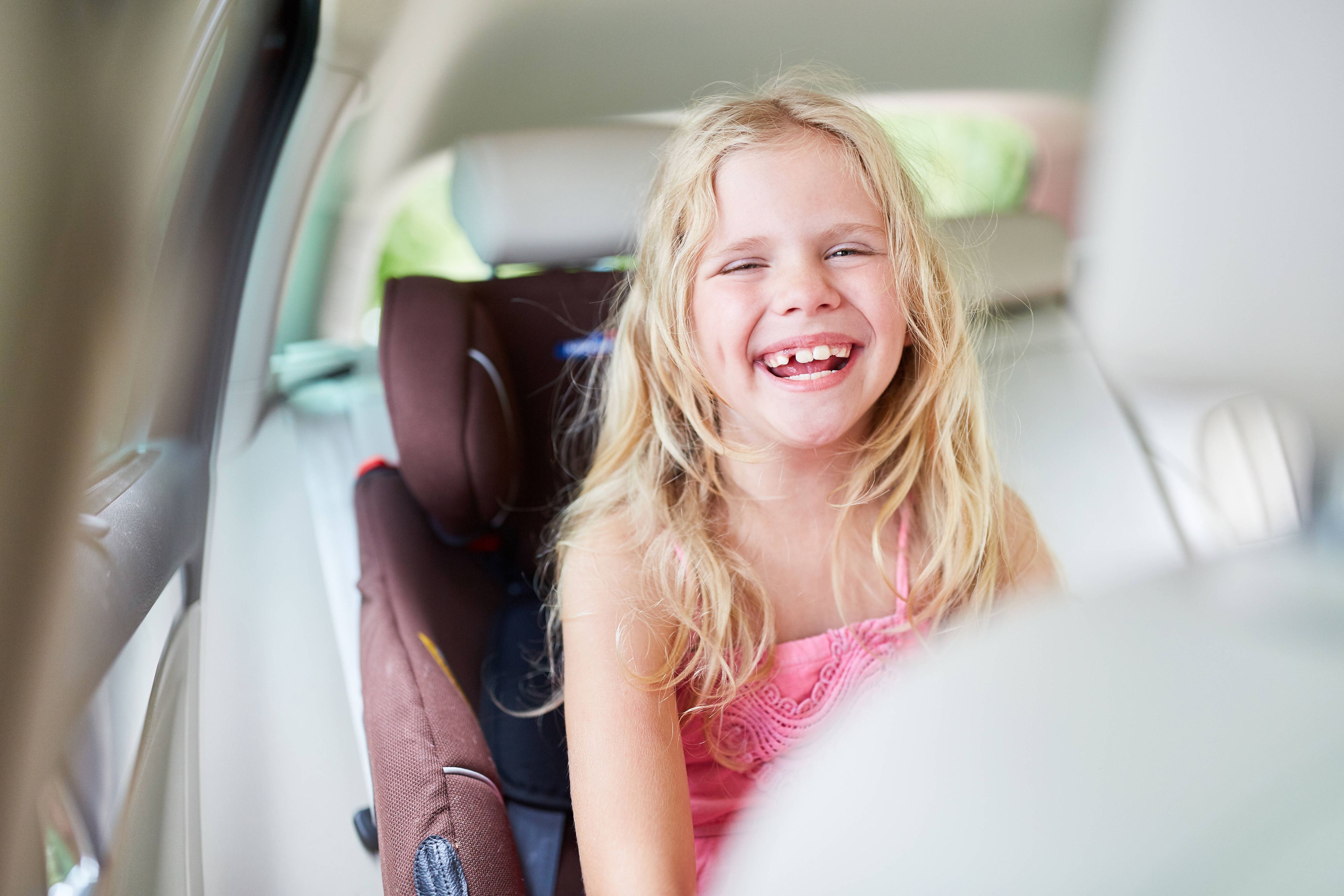 Die ÖAMTC-Experten erinnern daran, dass selbst der beste Kindersitz nur dann optimal schützt, wenn er korrekt eingebaut wird.