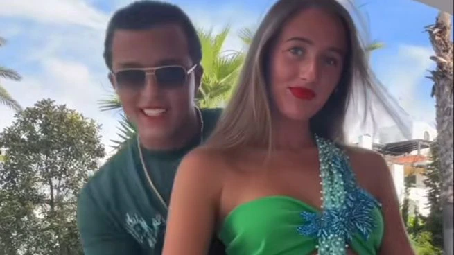 Während Venezuela Fury ihren Honeymoon in Marbella genießt, sorgt ihr Ehemann Noah Price mit TikTok-Livestreams für Aufsehen.