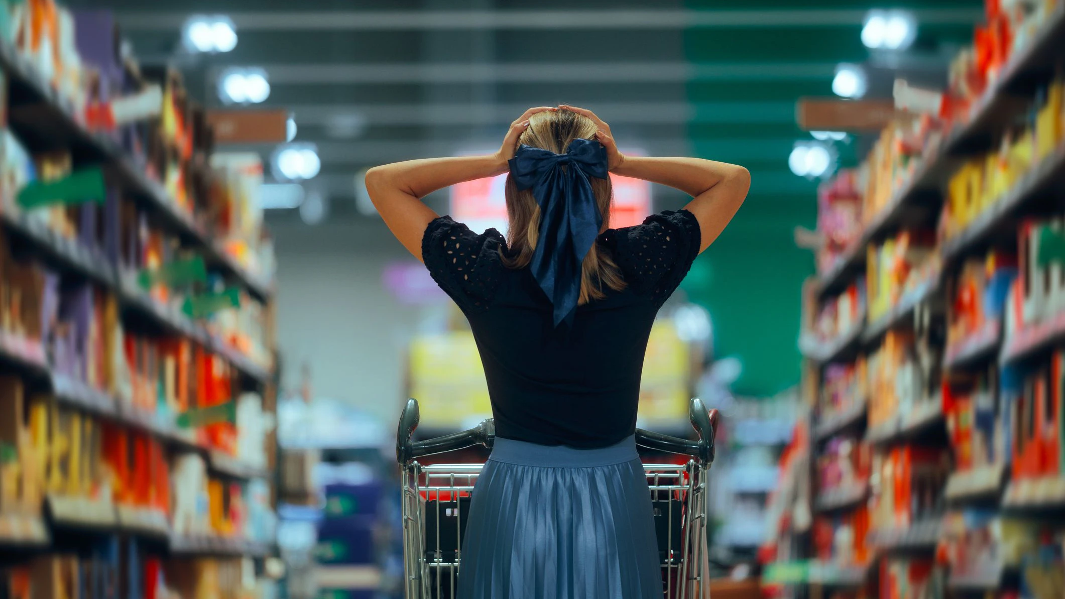 Einkaufen ist bei uns oft deutlich teurer als im Nachbarland Deutschland. Die Regierung hat dem Österreich-Aufschlag in Brüssel den Kampf angesagt.