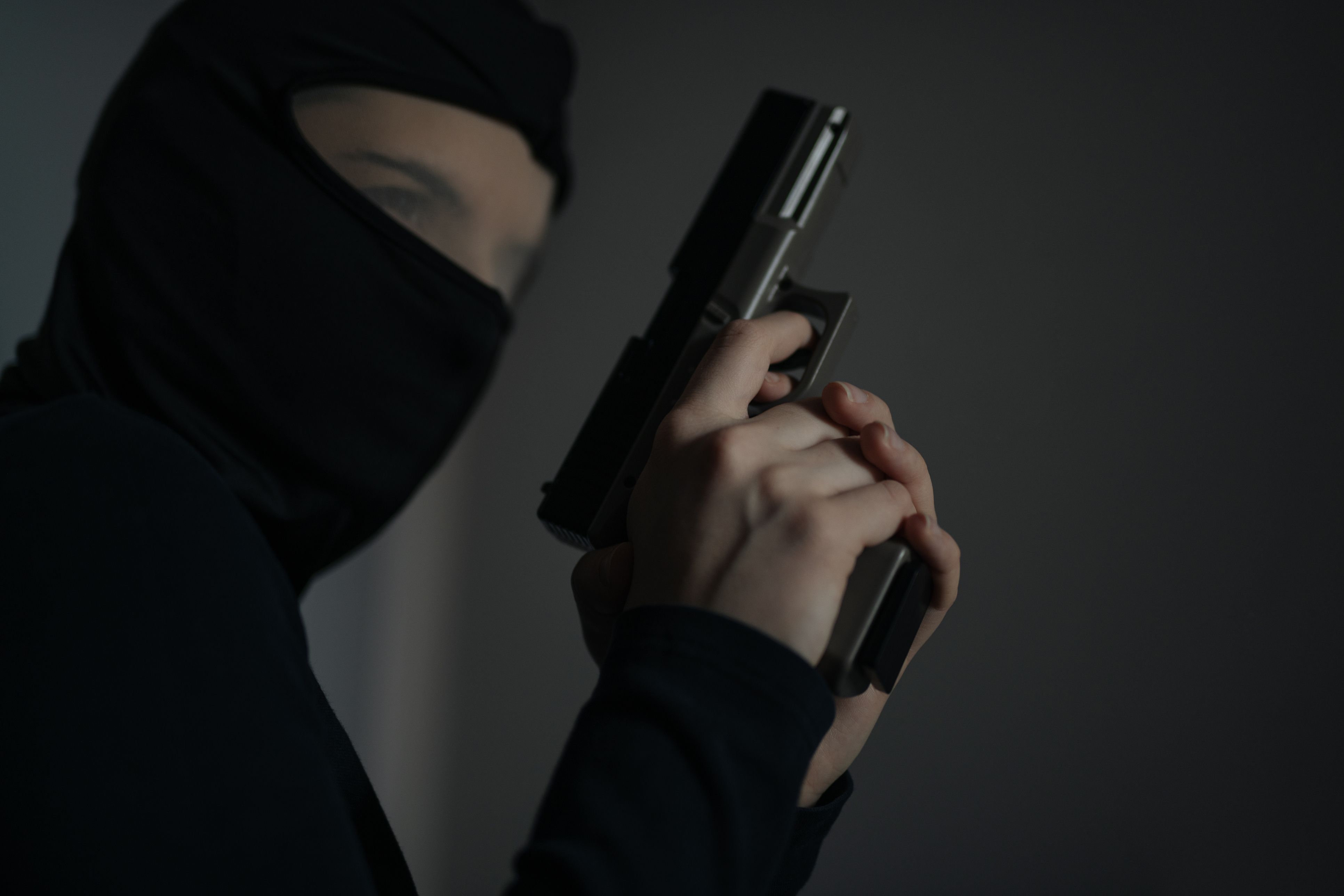 Heute.at - Während Einbruch – 22-Jähriger zielte auf Cobra-Beamte