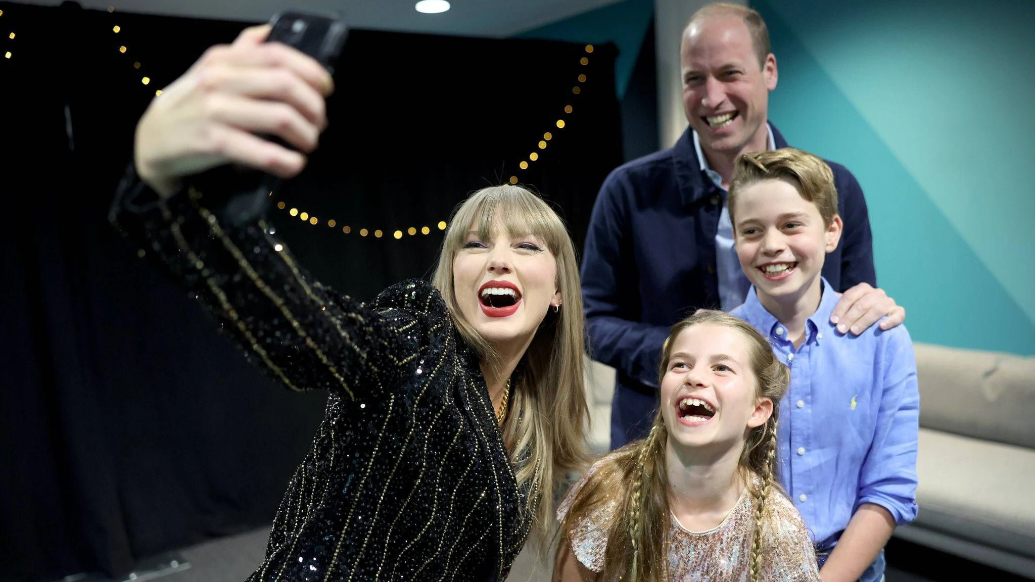 Taylor Swift posierte gemeinsam mit William und seinen Kindern, Charlotte und George.