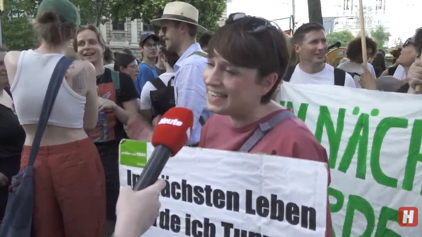 Sigi Maurer auf der Demo gegen Uni-Kürzungen. 