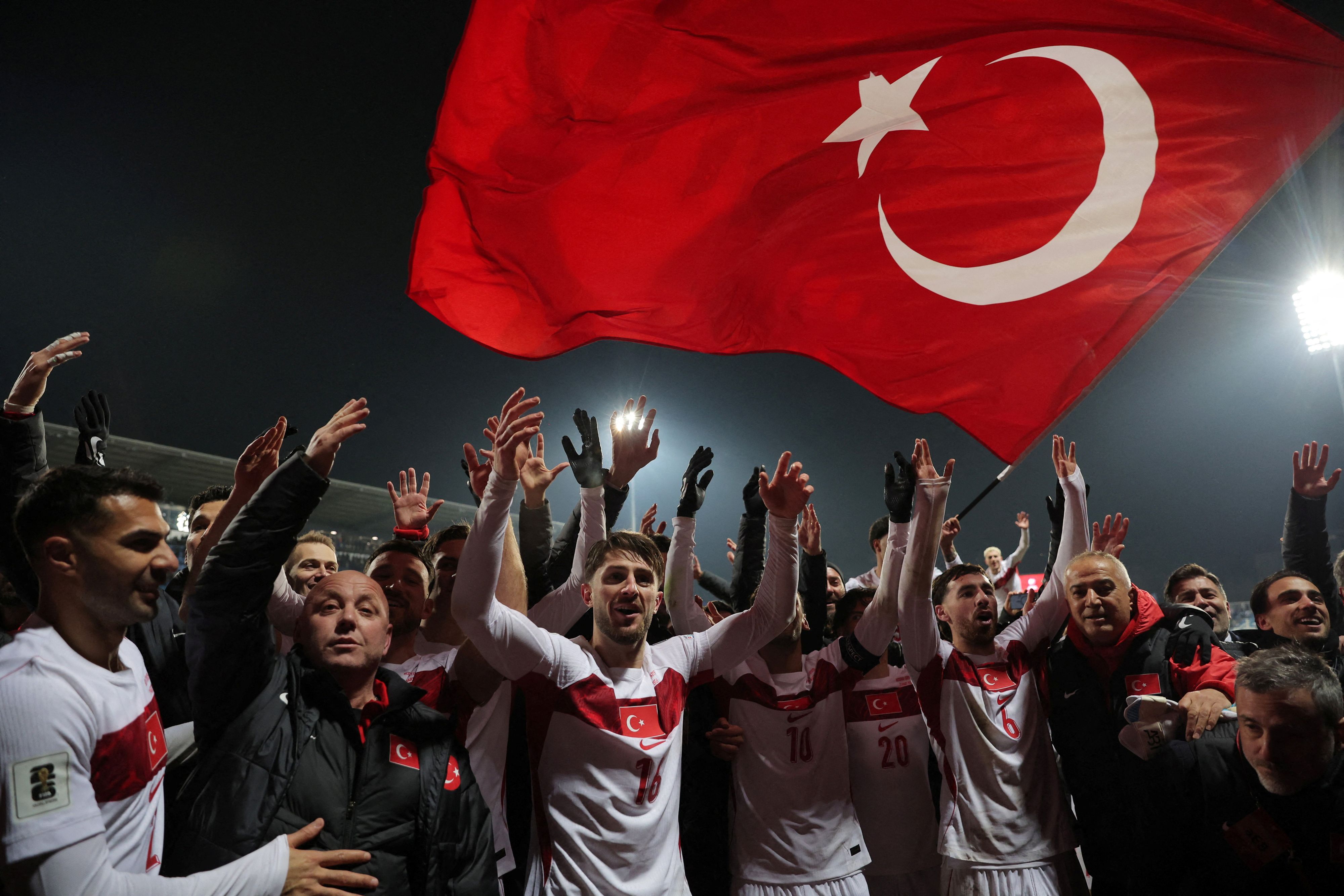 Gezeigt werden sollen nicht nur die Spiele selbst, sondern auch zusätzliche Berichterstattung rund um die türkische Nationalmannschaft. 