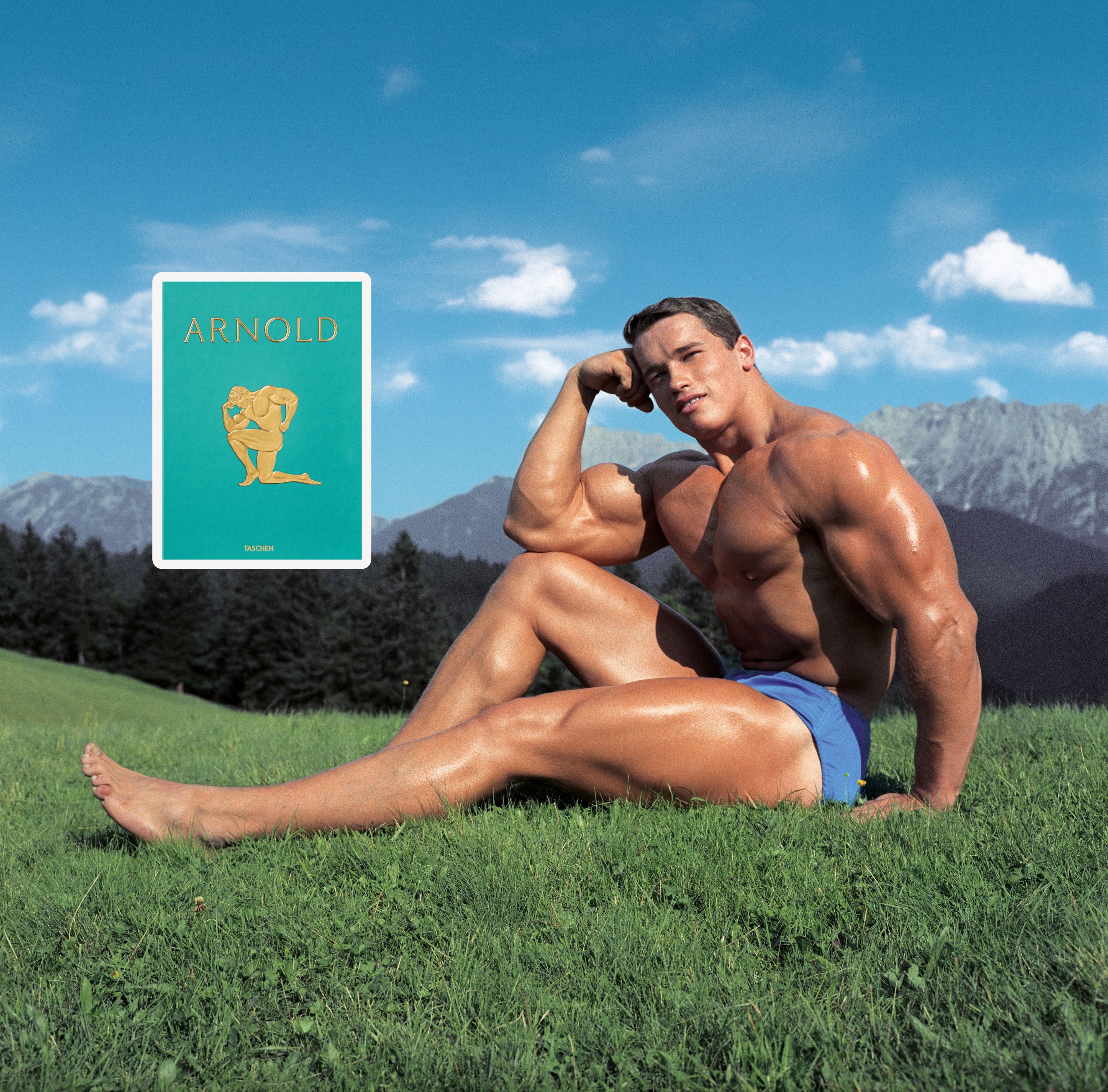 Arnold Schwarzenegger als 20-jähriges Muskelpaket in der Steiermark. Das Foto wurde für ein Fitnessstudio verwendet, in dem er trainierte. Mehr Einblicke gewährt das neu aufgelegte TASCHEN-Buch 