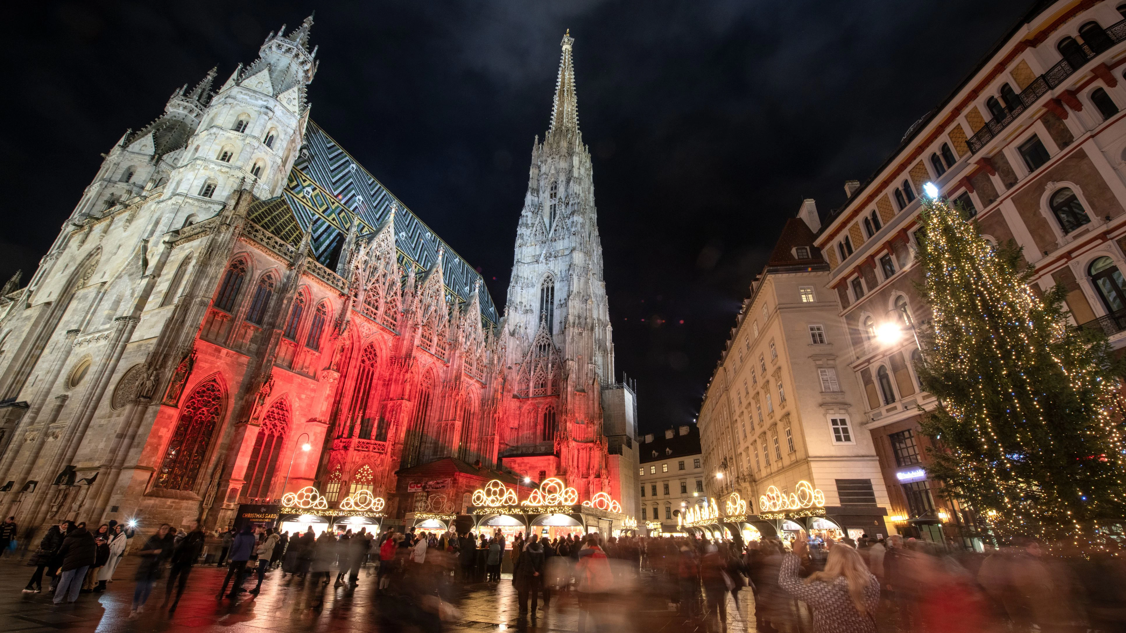 An heißen Tagen schätzten viele, dass es in den Kirchen kühler ist. Im Winter wird wiederum geheizt, so wie hier im Stephanddom, der eine Heizung aus Melk bekam.