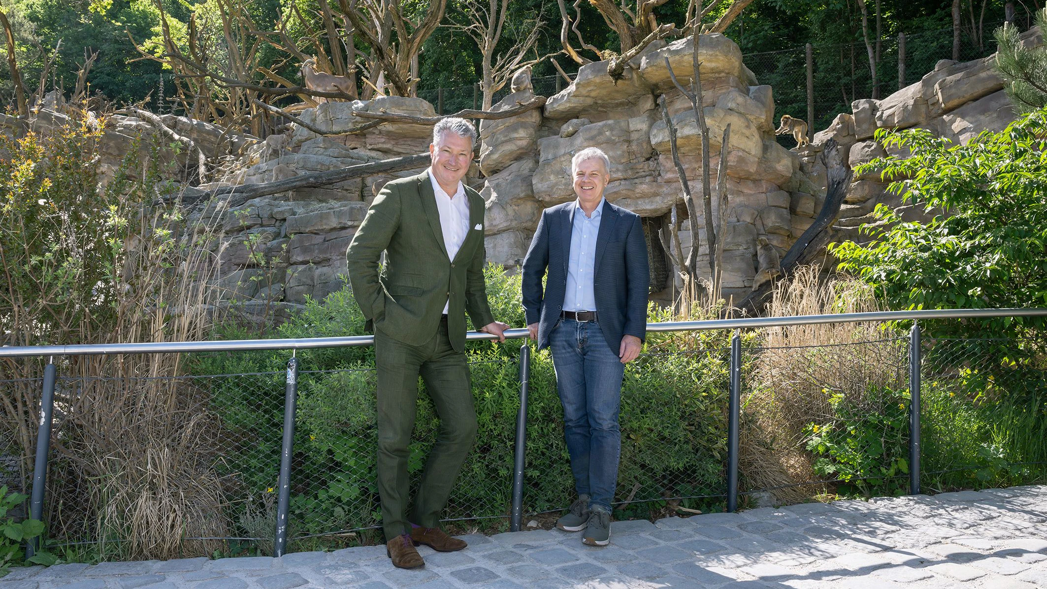 vTiergartendirektor Dr. Stephan Hering-Hagenbeck und ÖBf-Vorstand DI Andreas Gruber