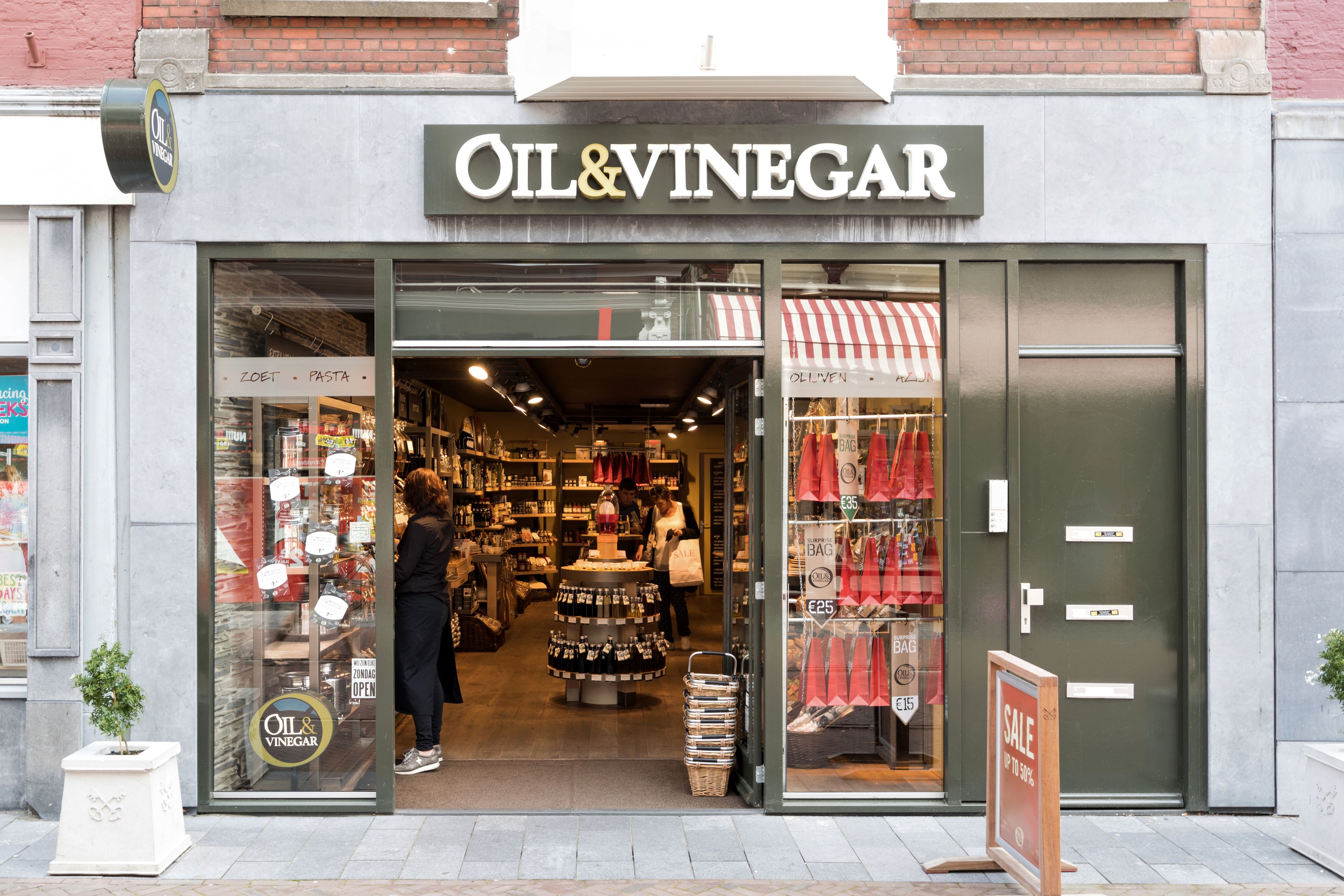 Im Jahr 1999 wurde das erfolgreiche Franchise-Unternehmen <strong>Oil & Vinegar</strong> in den Niederlanden gegründet