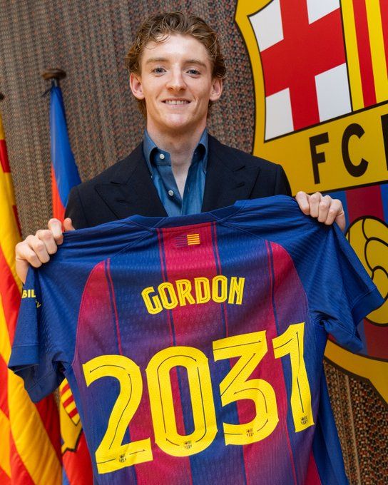 Anthony Gordon spielt künftig für Barcelona. 