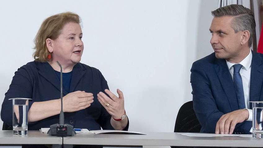 Gemeinsame Offensive: SP-Gesundheitsministerin Schumann, VP-Wirtschaftsminister Hattmannsdorfer.