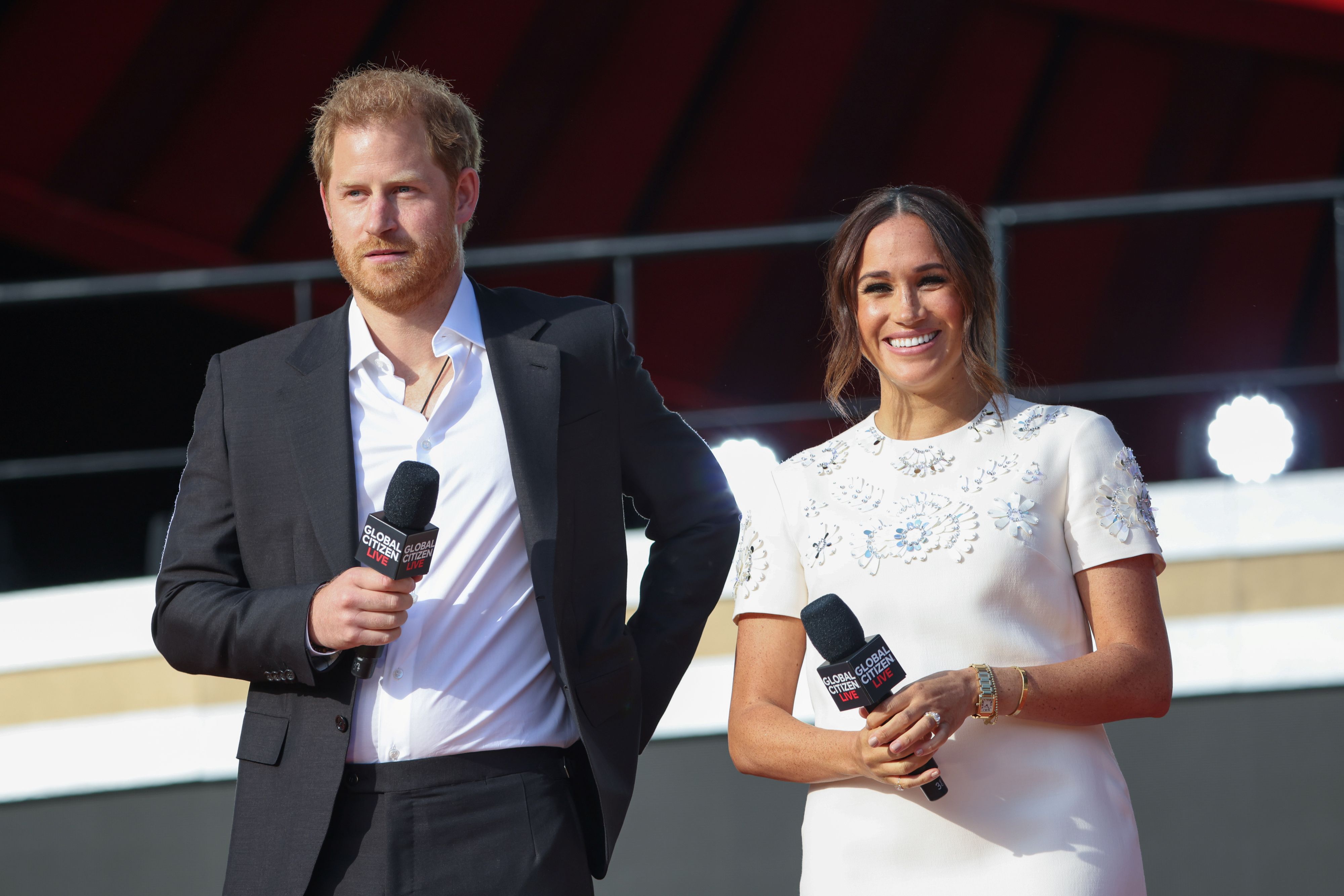 Heute.at - Große Empörung! Meghan verkauft Kerzen um 220 Euro