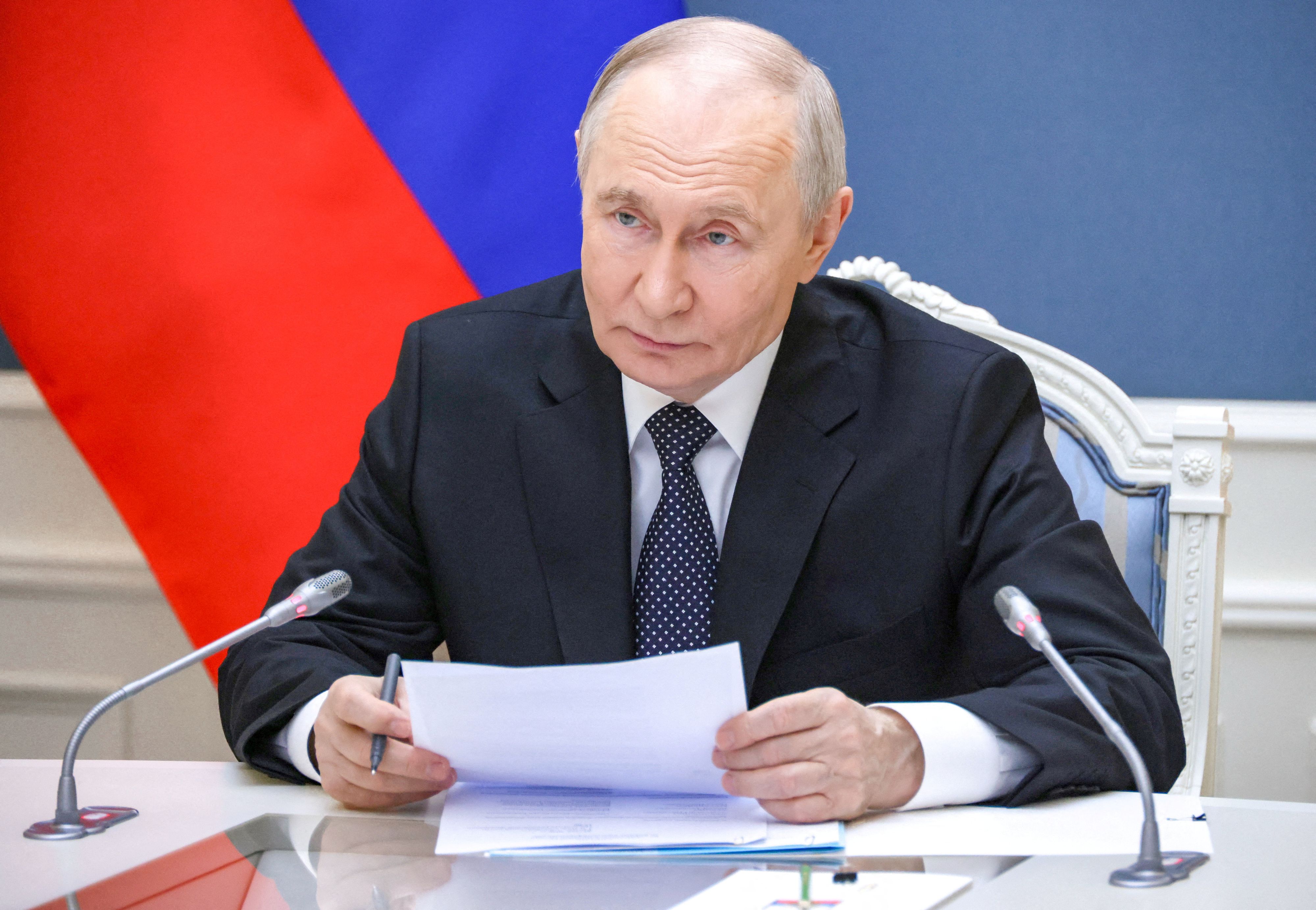 Kreml-Chef Wladimir Putin will trotzdem nicht bei Verteidigungsausgaben sparen.