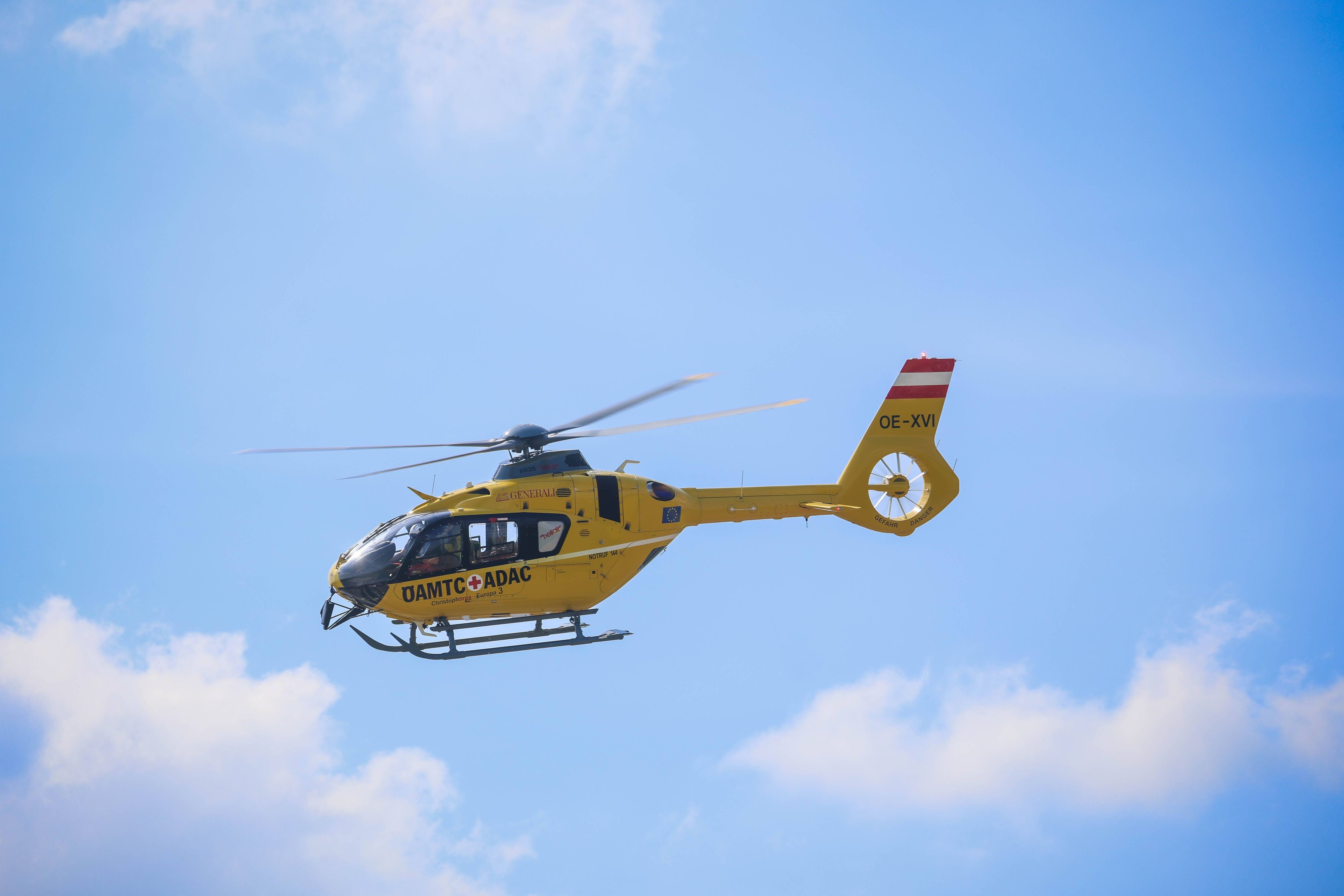 Der 13-Jährige wurde ins Spital geflogen. (Symbolbild)