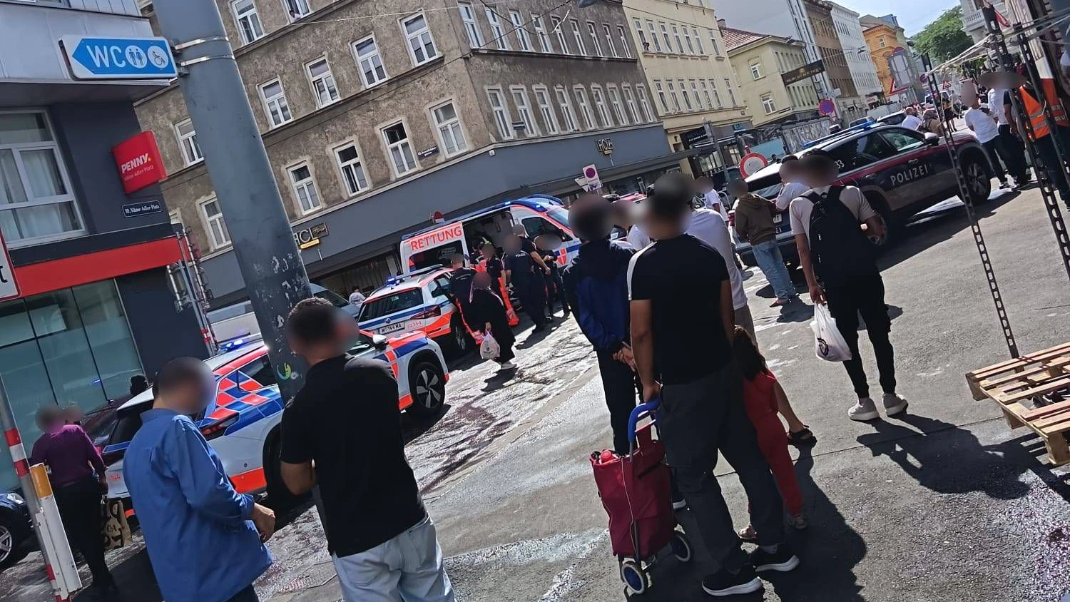 Heute.at - Blutiger Angriff! Mann mitten in Wien niedergestochen