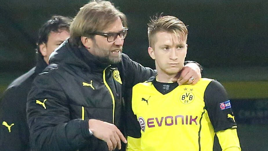 Dortmund, Deutschland 08. April 2014: CL -13/14 - Borussia Dortmund vs. Real Madrid. v.li. Jürgen/Juergen Klopp Trainer/Dortmund gibt letzte Anweisungen an Marco Reus Dortmund Gestik / Geste / gestikuliert / CL -13/14 - Borussia Dortmund vs. Real Madrid. *** Dortmund, Germany 08 April 2014 CL 13 14 Borussia Dortmund vs Real Madrid v li Jürgen Juergen Klopp Coach Dortmund gives final instructions to Marco Reus Dortmund gestures gestures CL 13 14 Borussia Dortmund vs Real Madrid uh