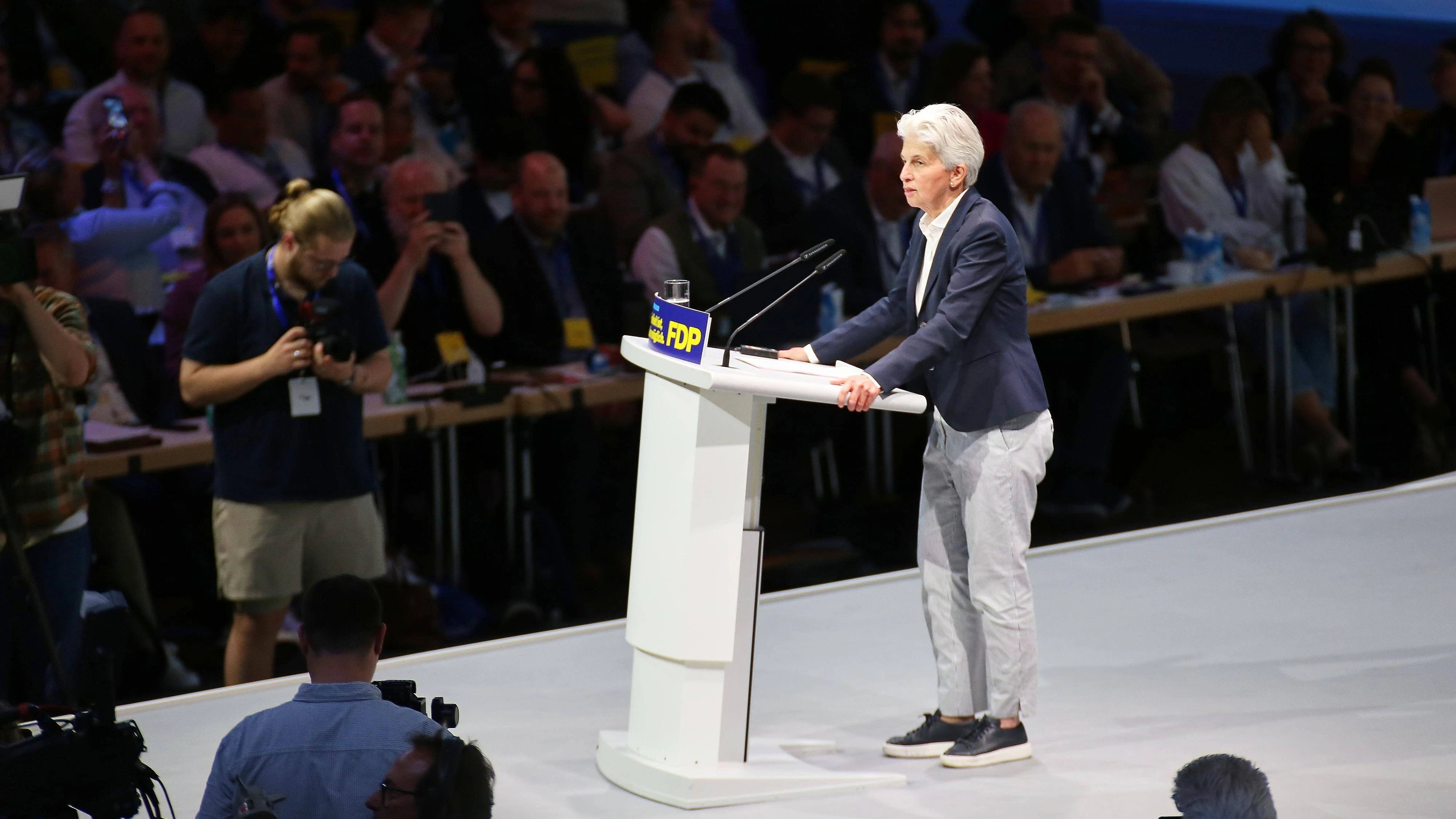 Marie-Agnes Strack-Zimmermann hat überraschend ihre Kandidatur bekannt gegeben.