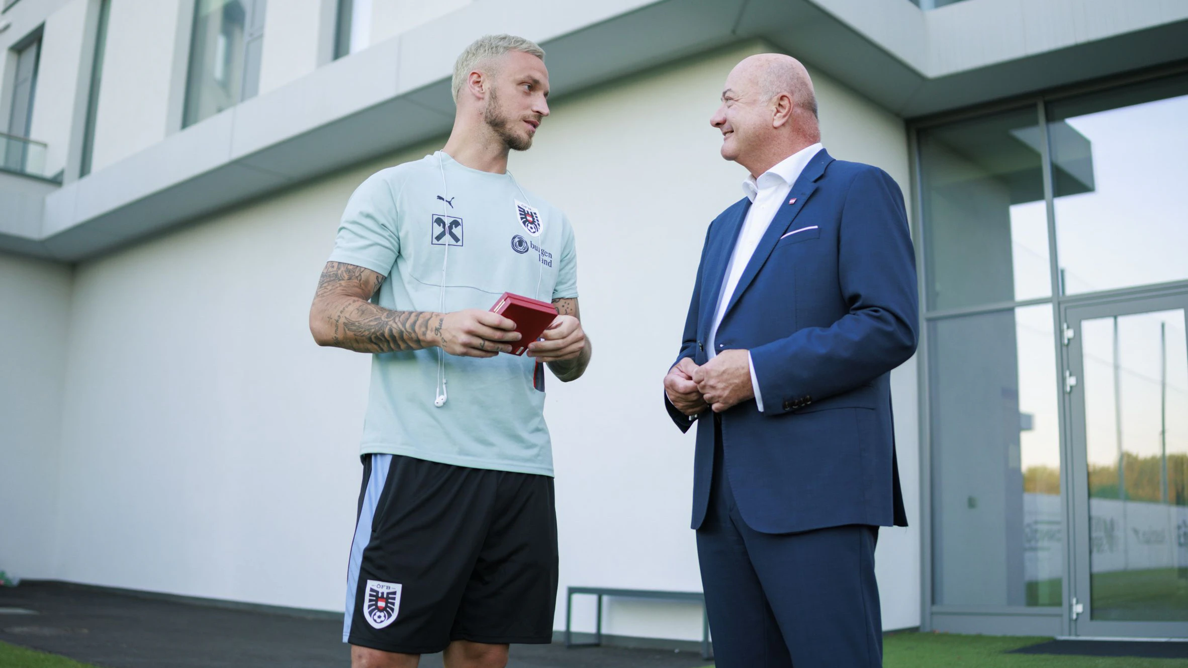 Ob es Marko Arnautovic schafft, einen zusätzlichen Feiertag für Österreich auszuhandeln?