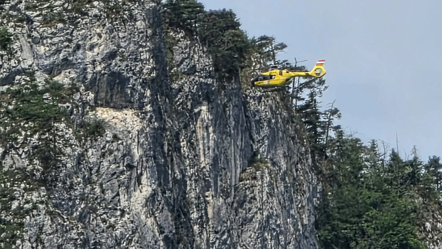 Heute.at - Person verunglückt tödlich beim Klettern am Barmstein