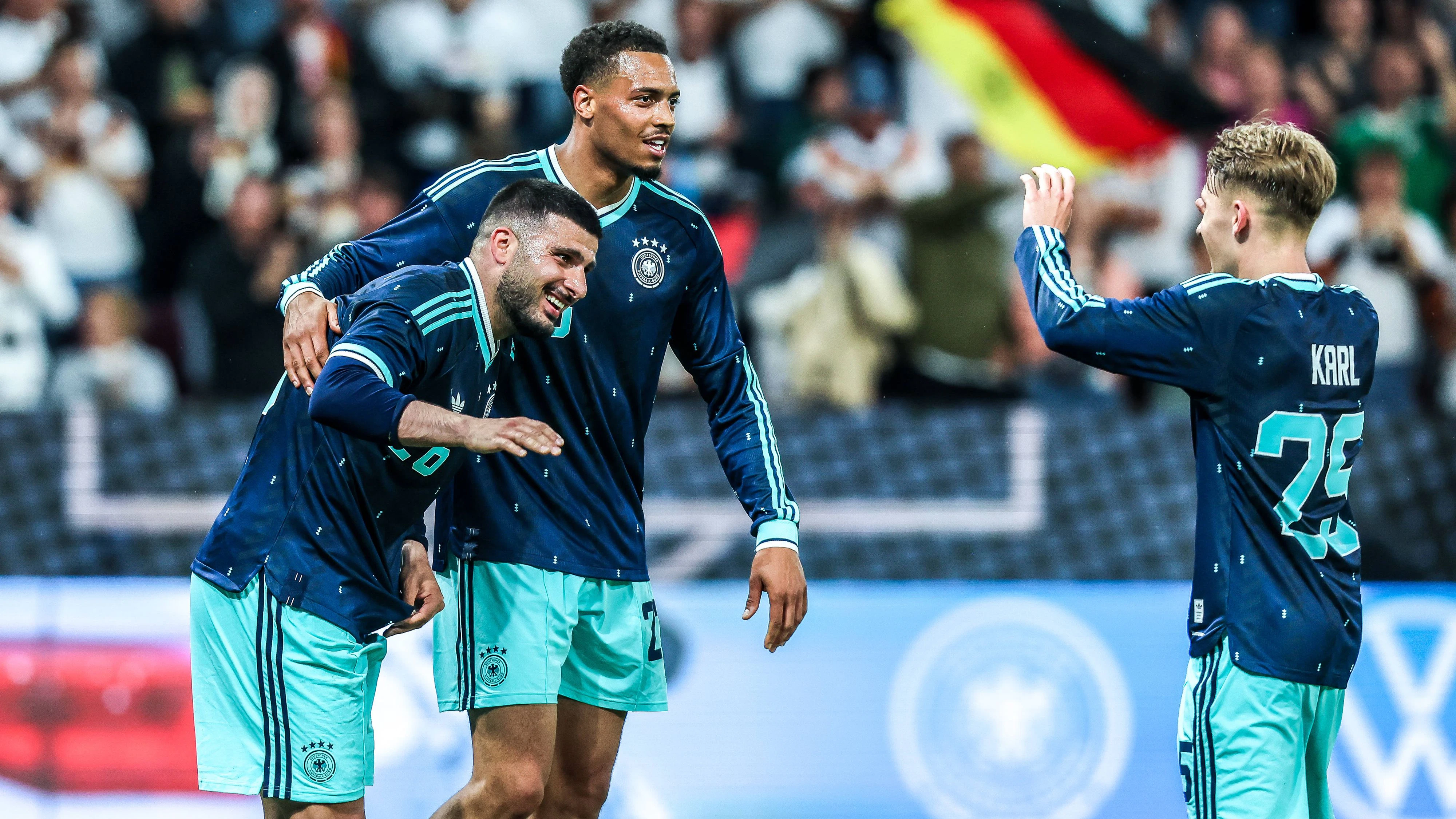 Heute.at - Deutschland schießt sich gegen Finnland in WM-Form