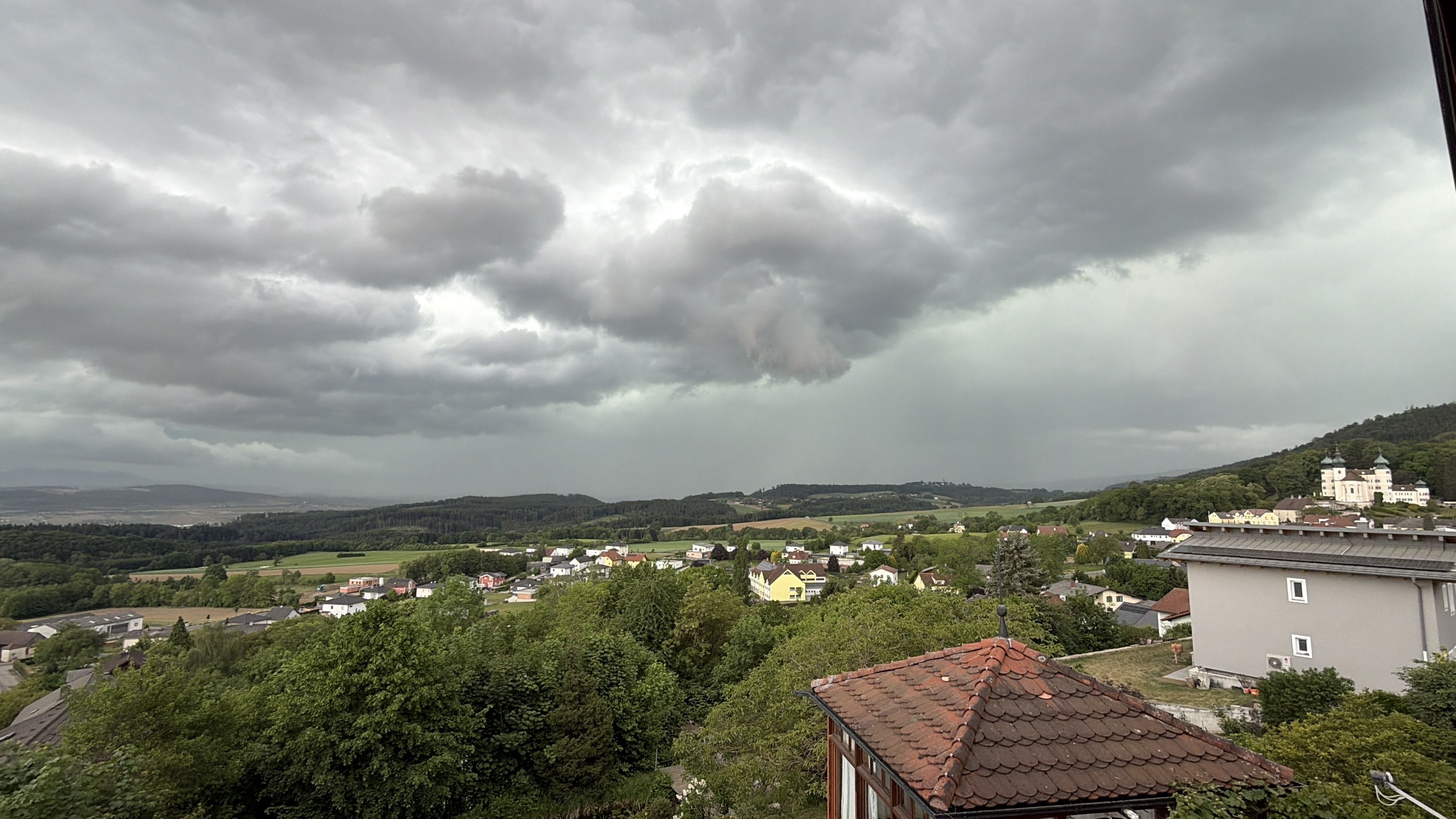 Heute.at - Schwere Gewitter ziehen jetzt auf Niederösterreich zu