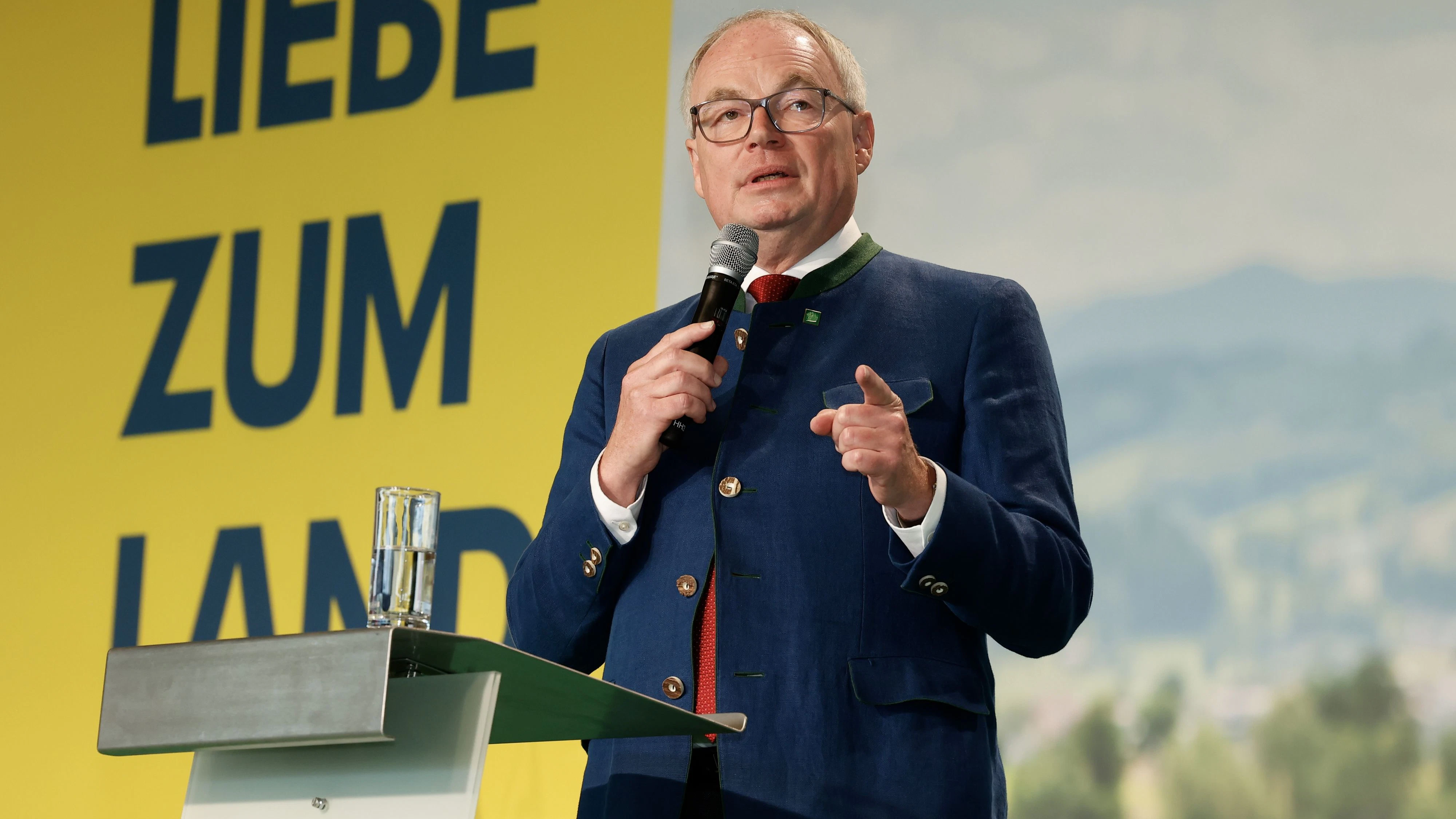NÖ Bauernbund mit NÖ Bauernbund-Obmann Stephan Pernkopf
