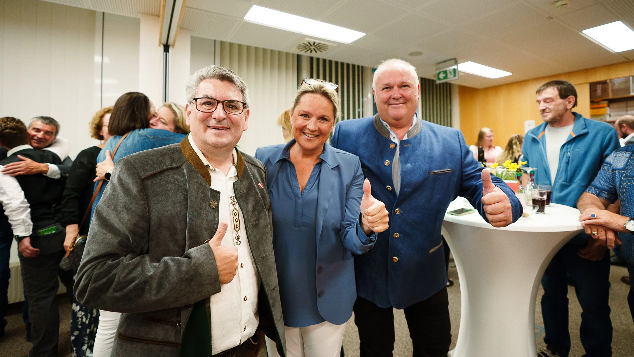 Herbert Kammerhofer in Siegerpose mit LR Rosenkranz