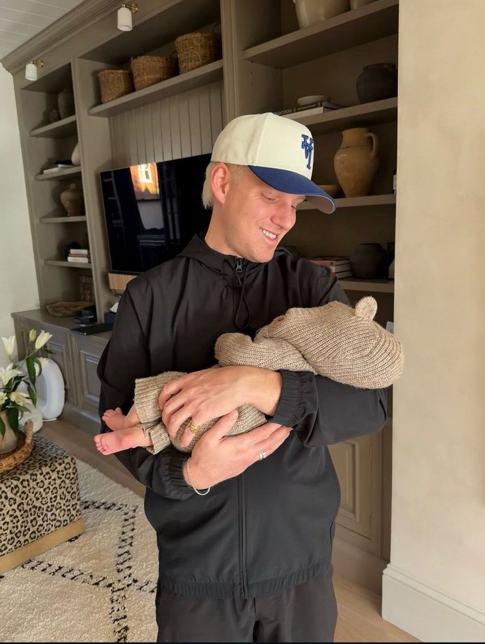 Heftige Kritik: Reality-Star mit Baby ohne Kindersitz