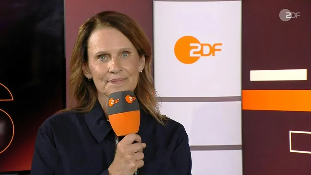 Moderatorin Katrin Müller-Hohenstein musste am Sonntagabend die traurige Nachricht verkünden.