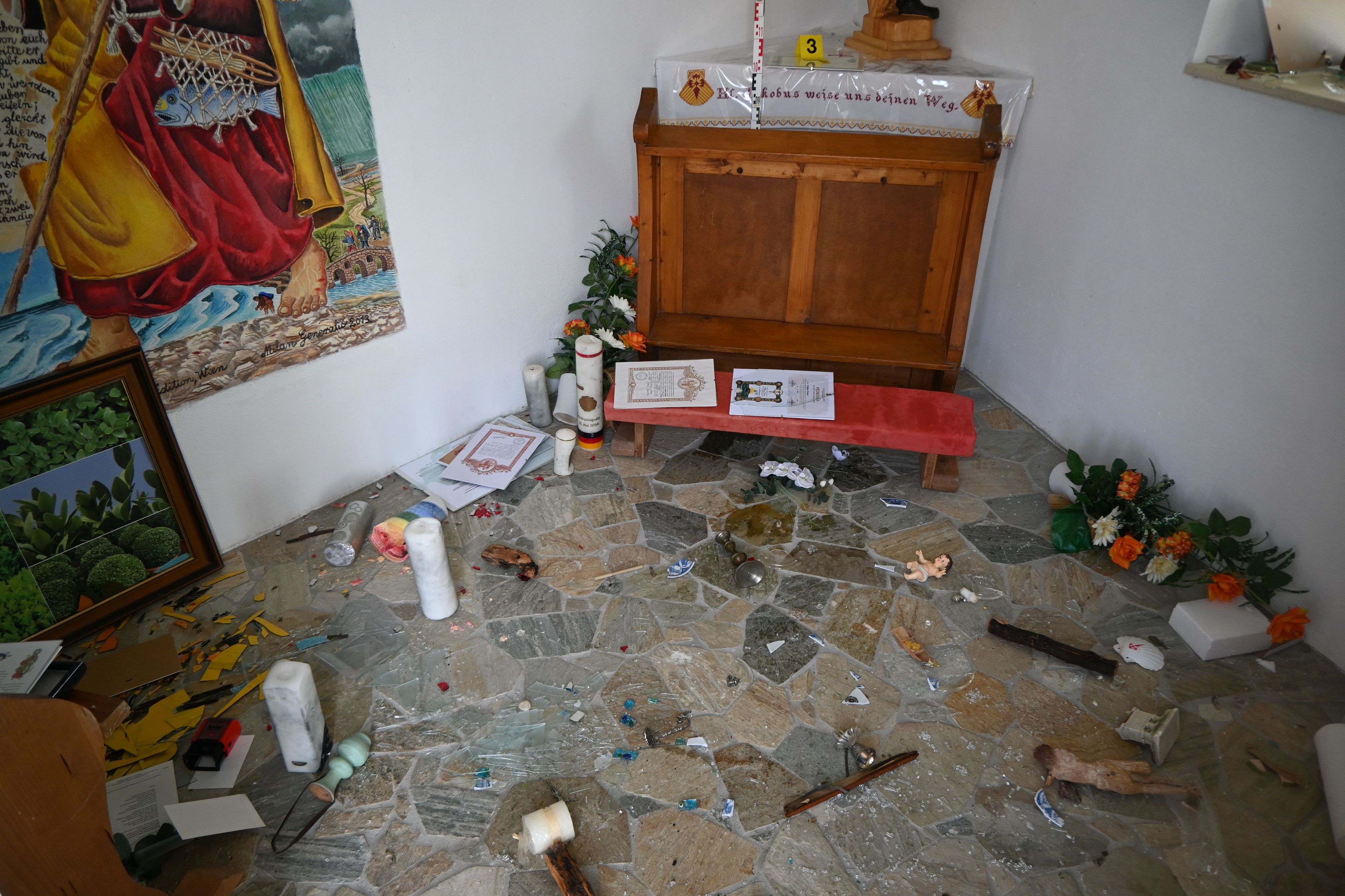 Heute.at - Kapelle verwüstet – Täter richten enormen Schaden an