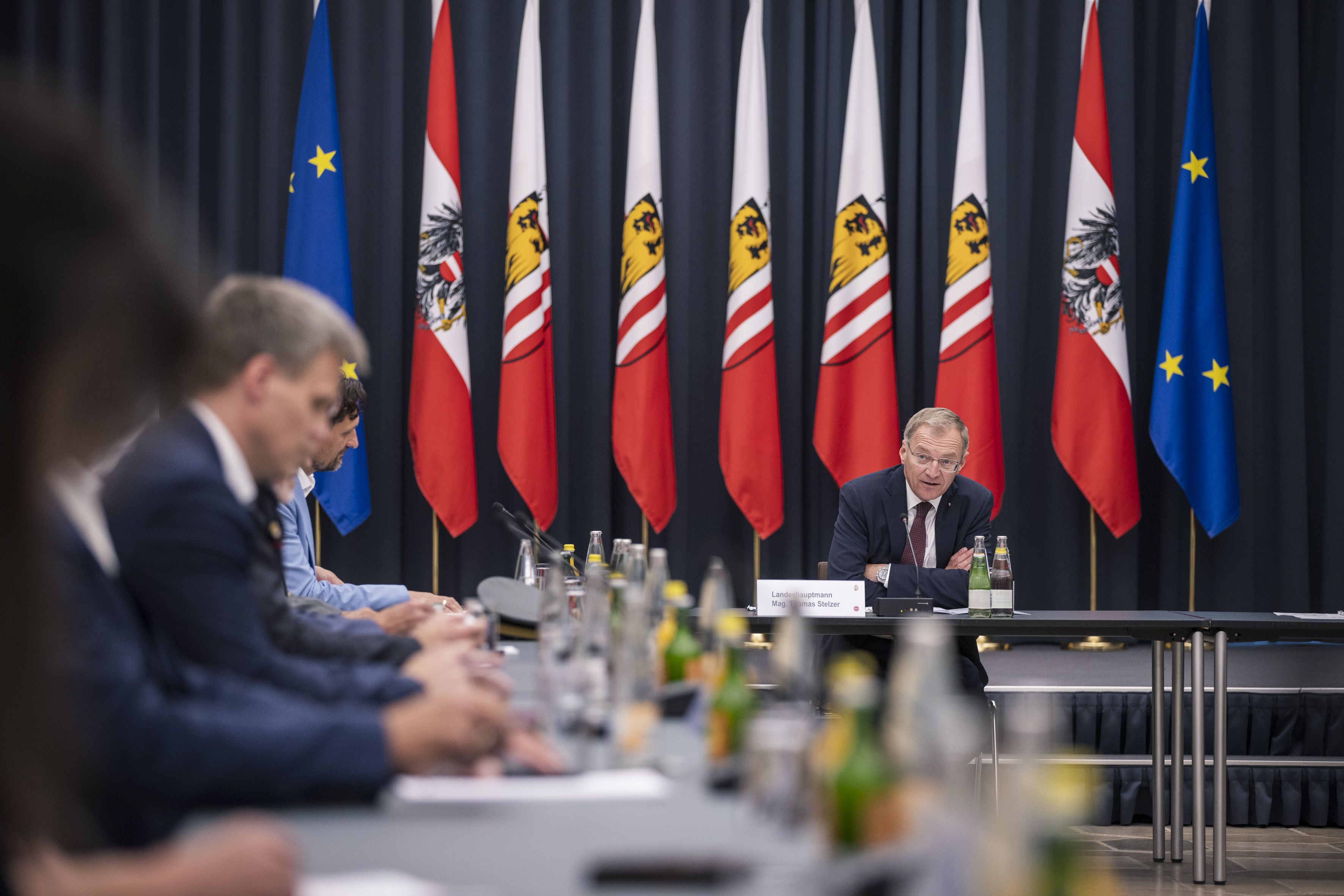Heute.at - LH Stelzer warnt nach Sicherheitsrat vor Extremismus