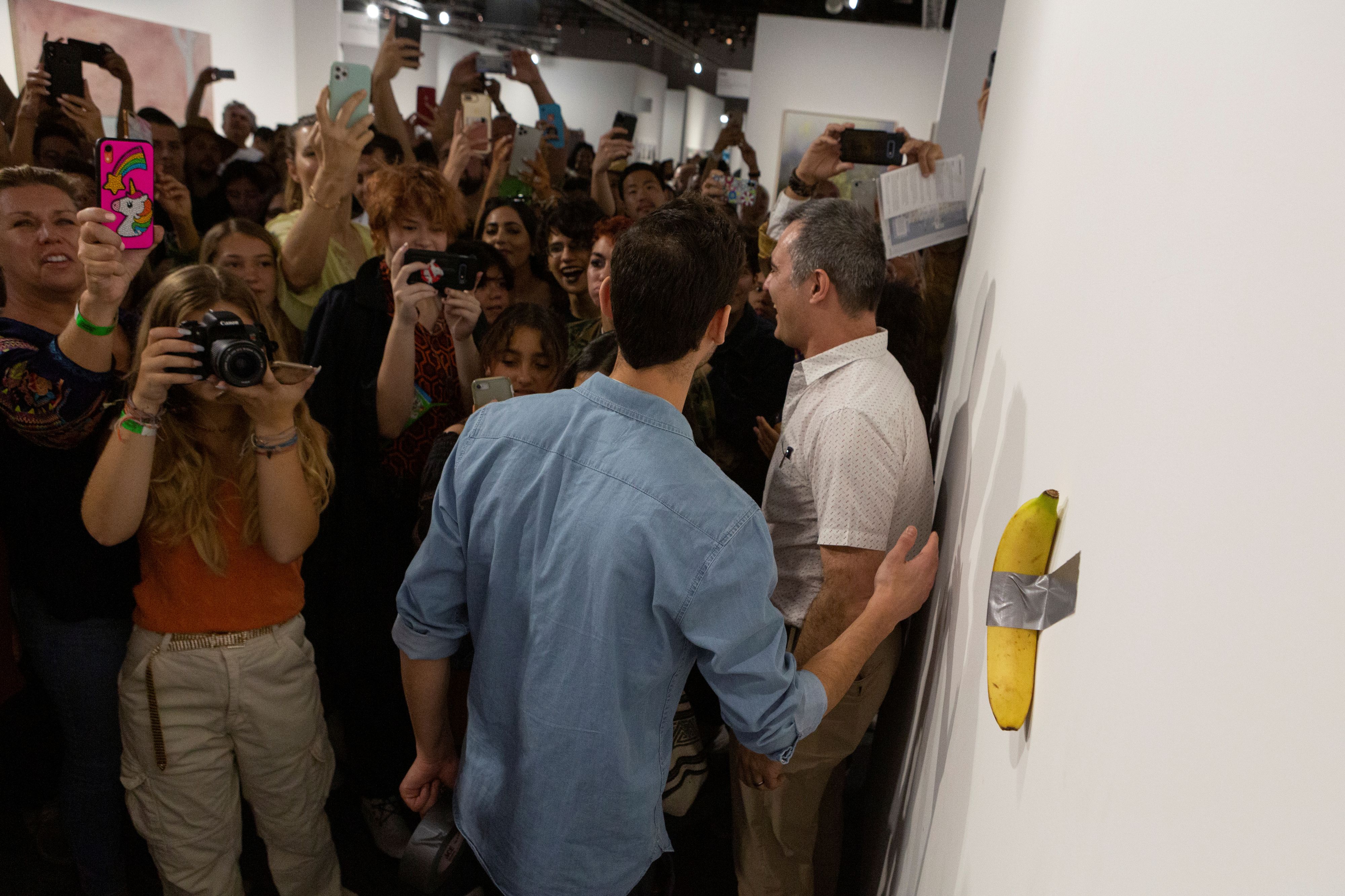 Aus einer Ausstellung im Centre Pompidou wurde Maurizio Cattelans Kunstwerk 