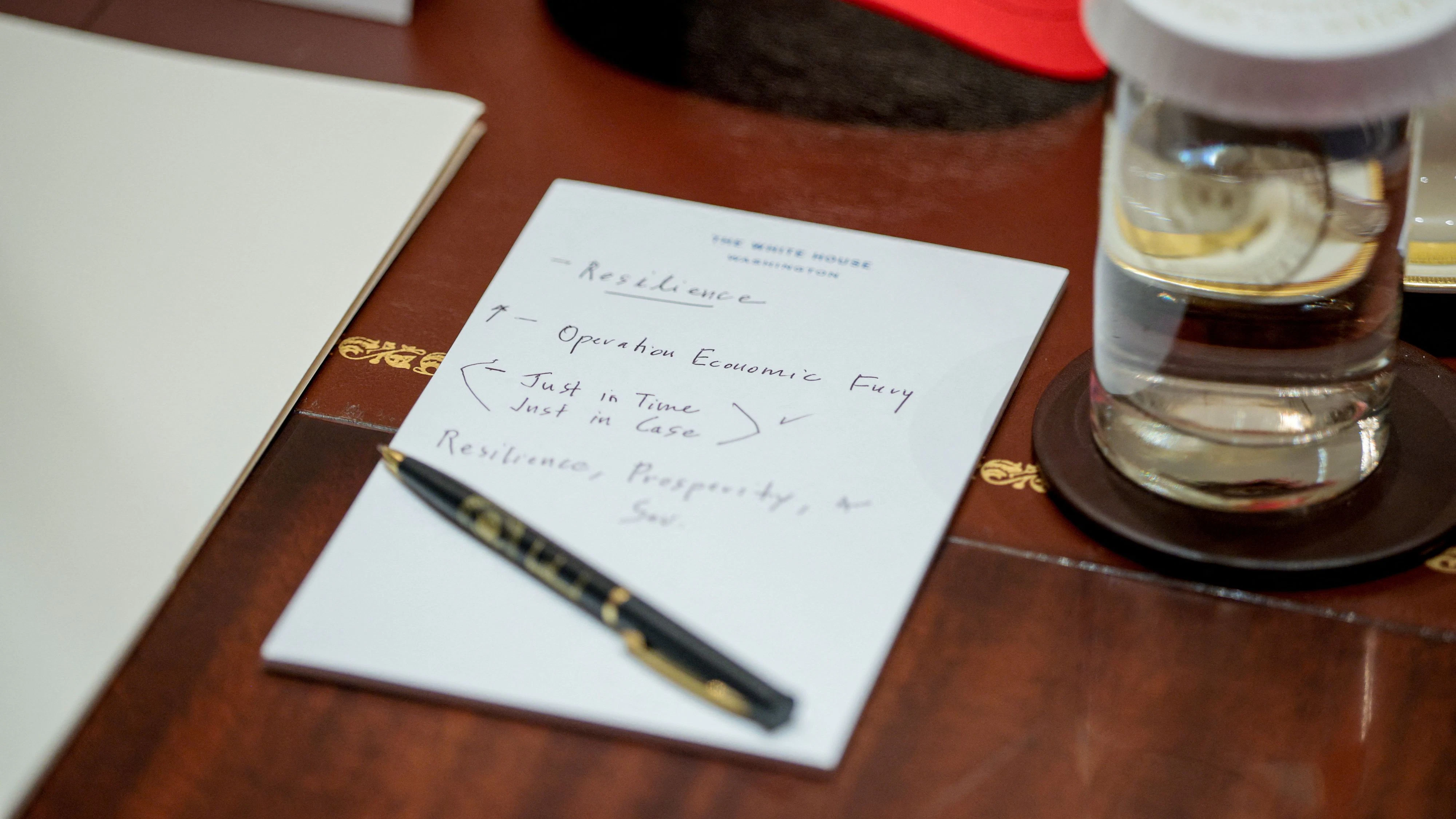 Heute.at - Notiz von US-Finanzminister sorgt für Spekulationen