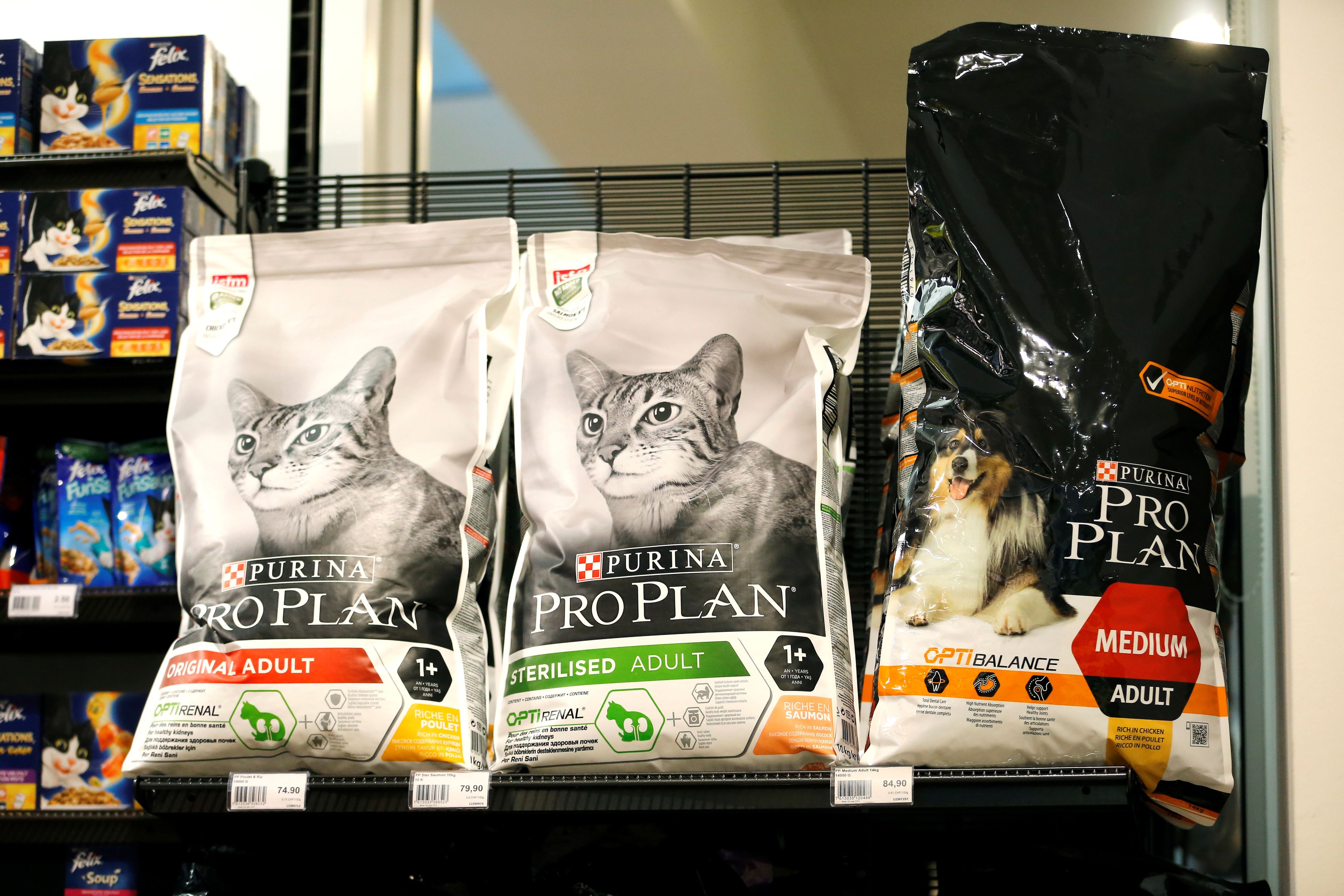 Nestle produziert unter anderem Tierfutter der Marken Purina (Bild), Friskies und Gourmet.