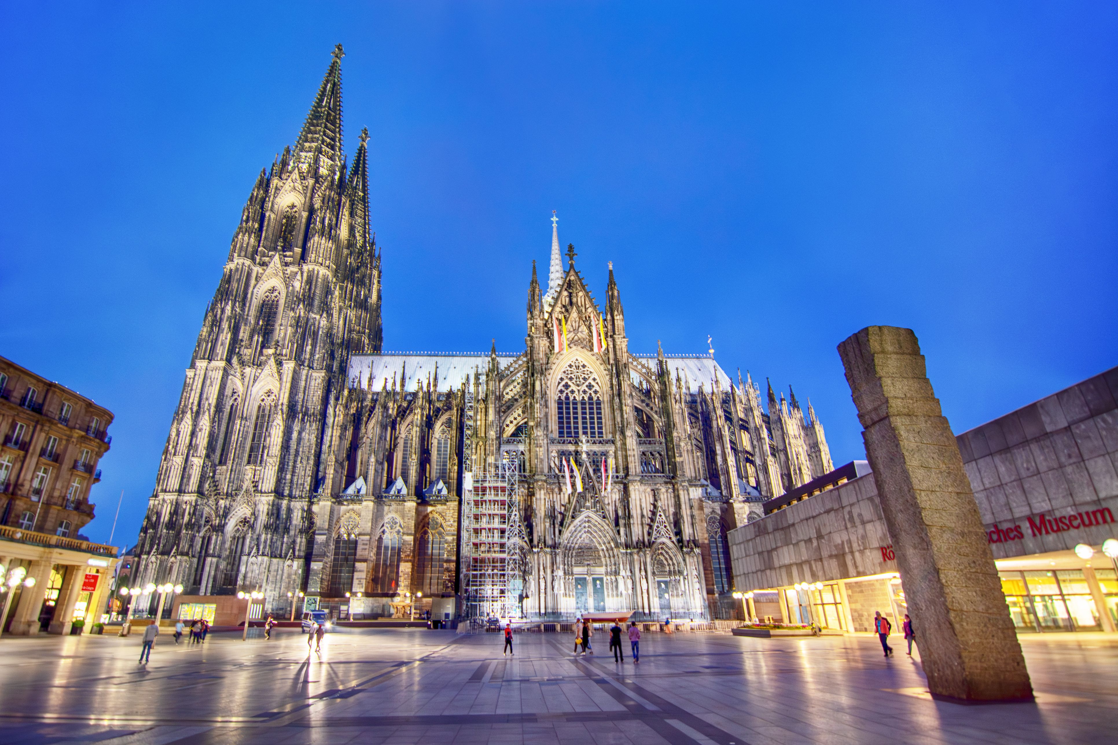 Der Kölner Dom ist eine der berühmtesten Sehenswürdigkeiten Deutschlands. 