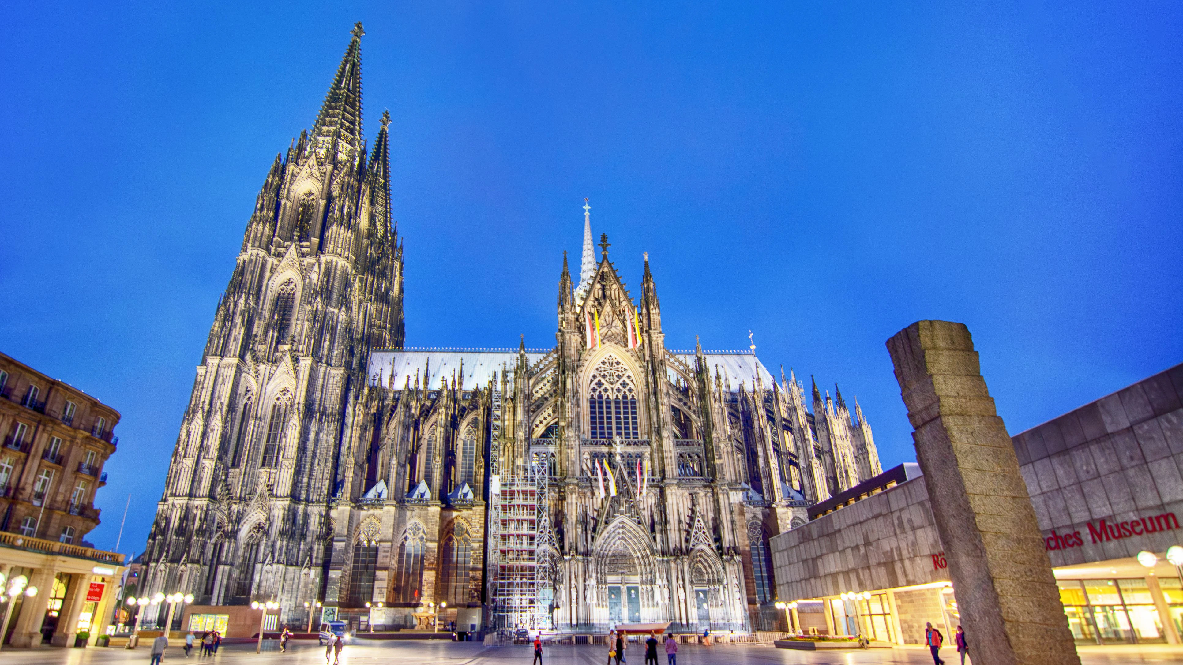 Der Kölner Dom ist eine der berühmtesten Sehenswürdigkeiten Deutschlands. 