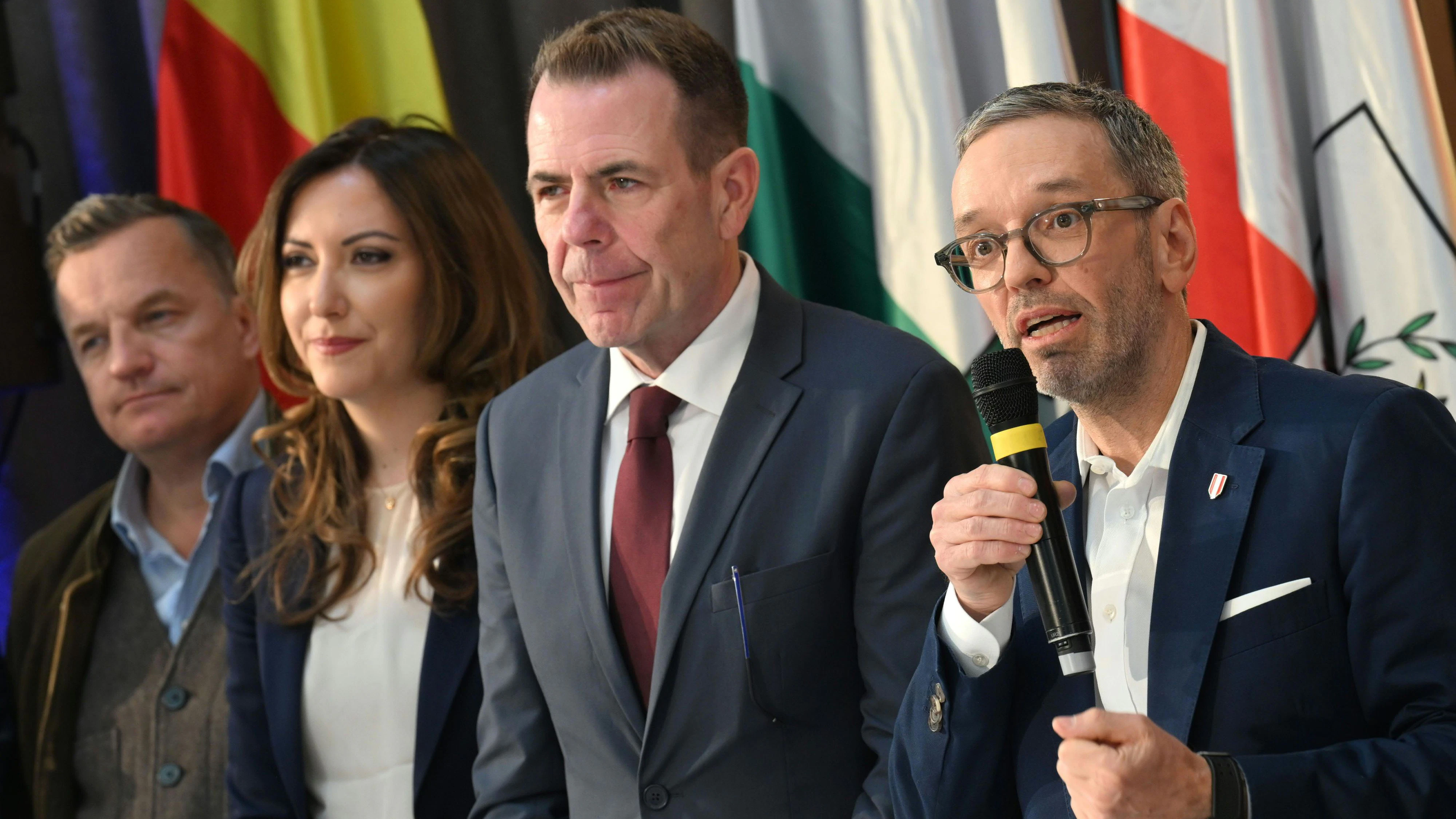 ABD0058_20240318 - ALTLENGBACH - ÖSTERREICH: Georg Mayer, Petra Steger, FPÖ-Europaabgeordneter und Listenerster Harald Vilimsky und FPÖ-Bundesparteiobmann Herbert Kickl am Montag, 18. März 2024, anl. der PK der FPÖ "Präsentation der FPÖ-Kandidaten für die Wahl zum EU-Parlament" in Altlengbach. - FOTO: APA/HELMUT FOHRINGER