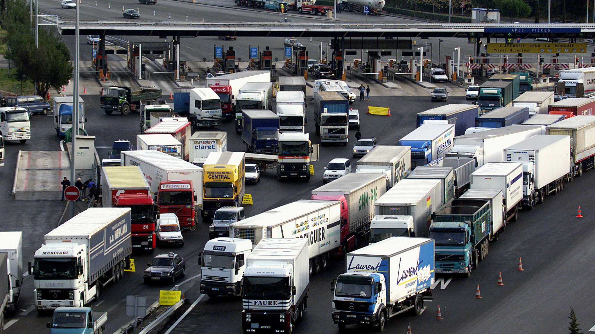 Wer solche Szenen auf der Autobahn erlebt, bekommt wenigstens Geld zurück.