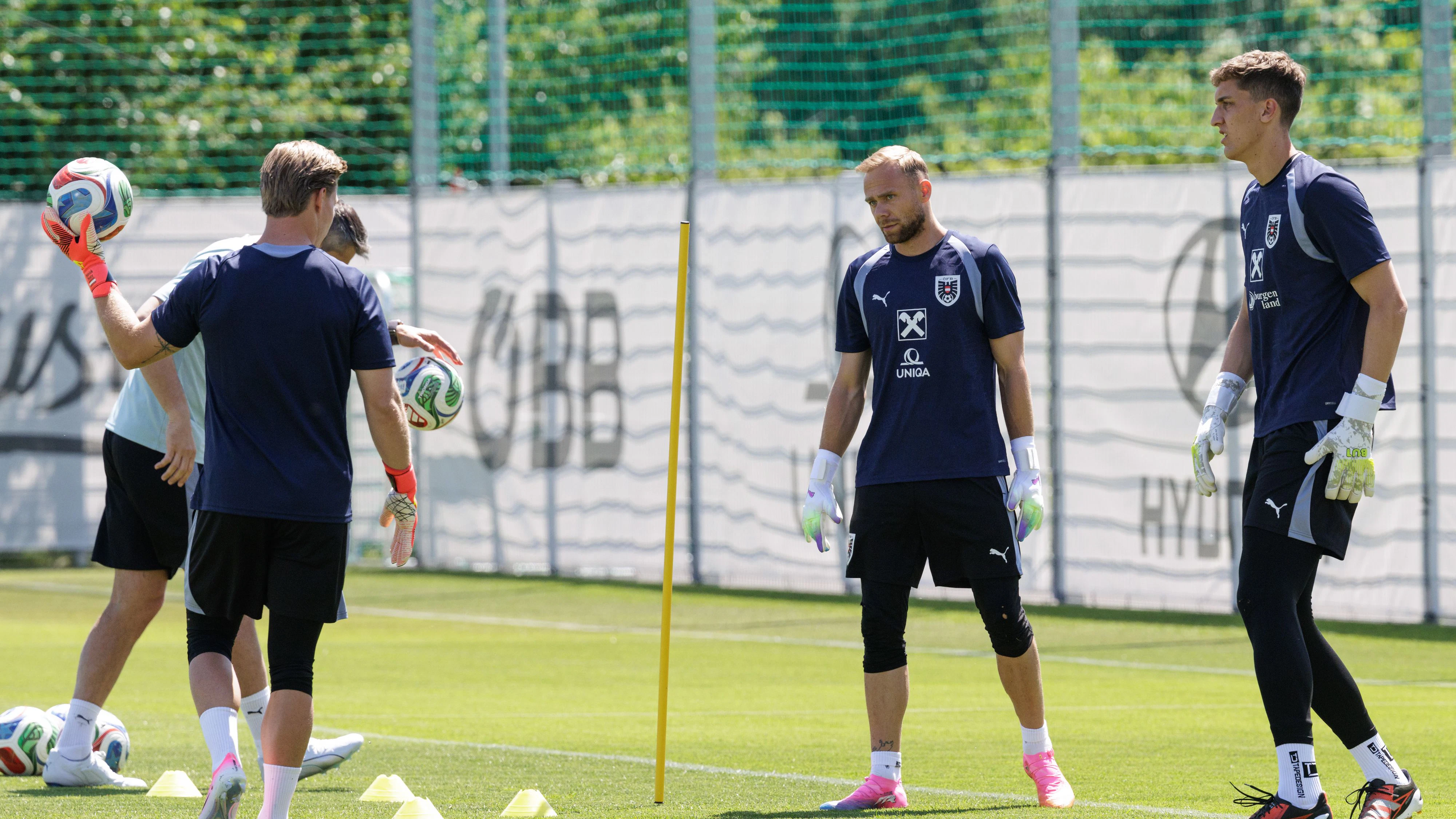 VIENNA,AUSTRIA,29.MAY.26 - SOCCER - OEFB international test match, Austria vs Tunisia, preview, training team AUT. Image shows Patrick Pentz, Alexander Schlager and Florian Wiegele (AUT). Photo: GEPA pictures/ Armin Rauthner